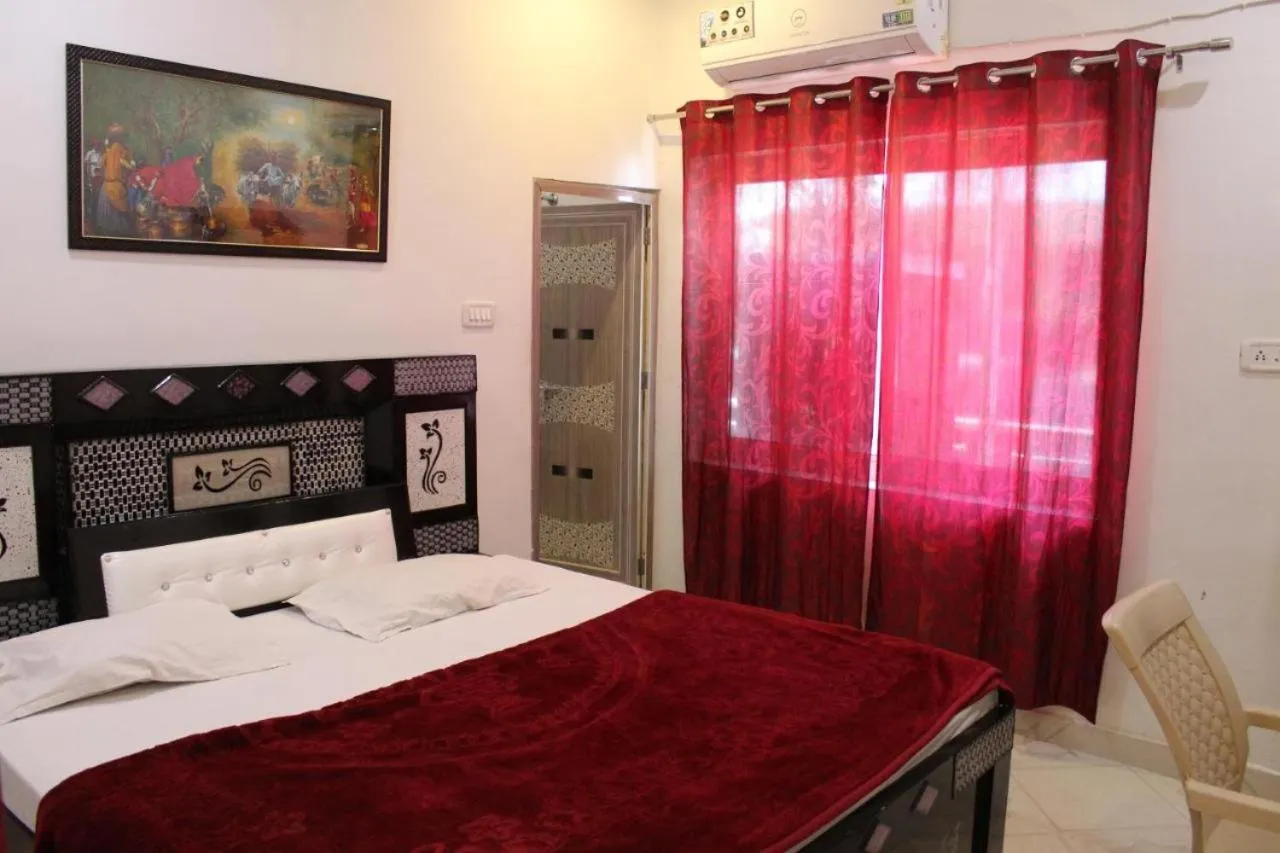 Bed in Best B&B in Orchha