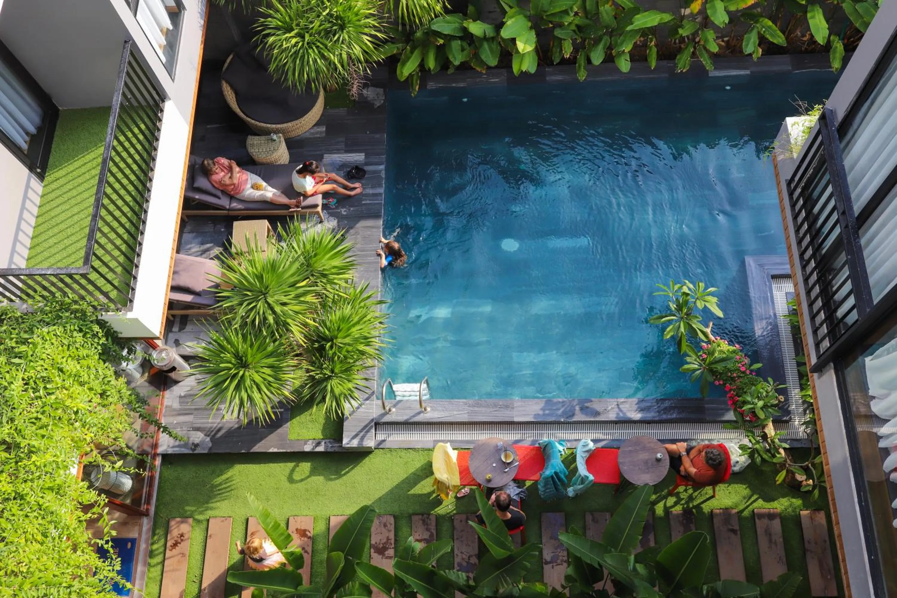 Pool view in K House Apartment Danang Beach