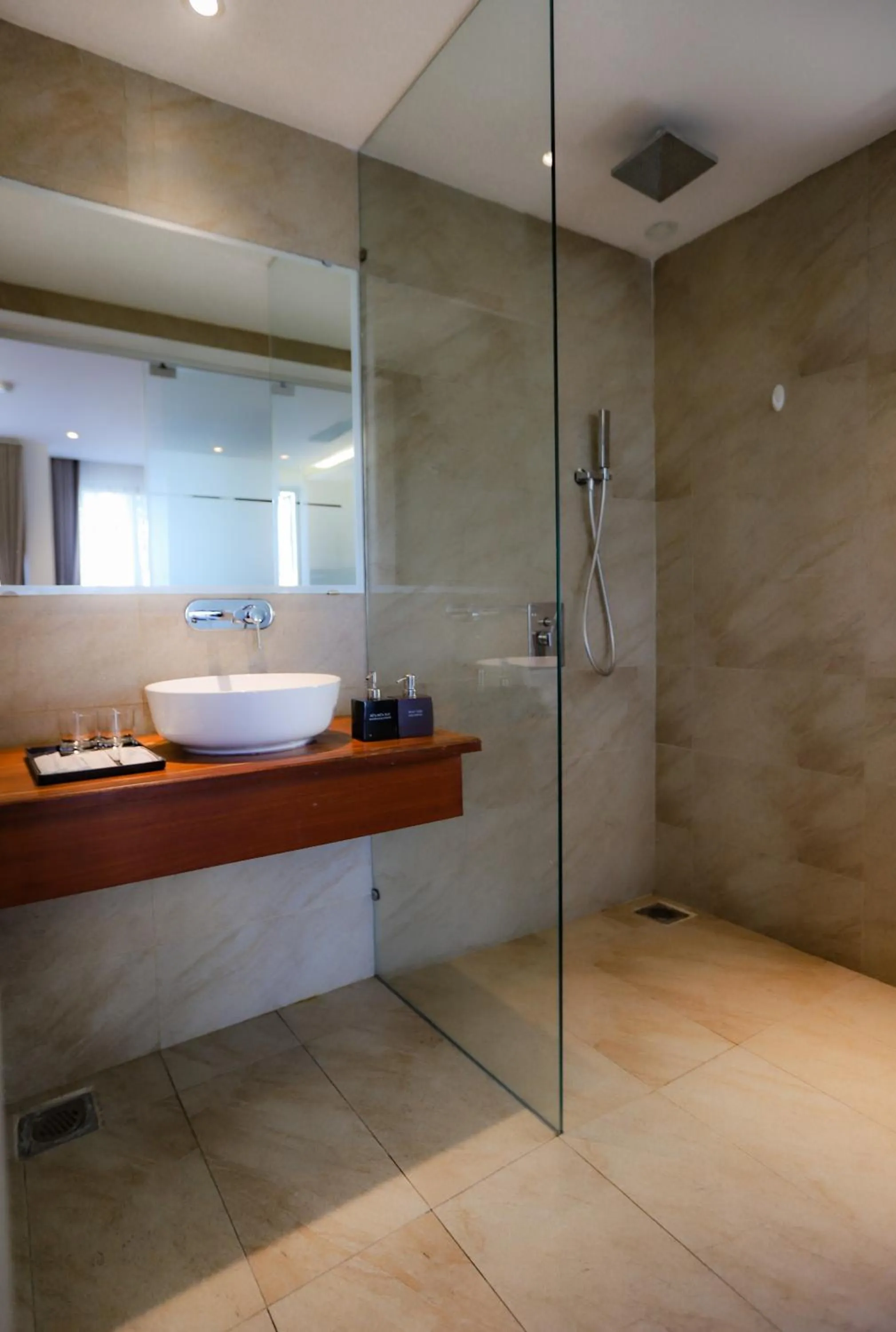 Shower in K House Apartment Danang Beach