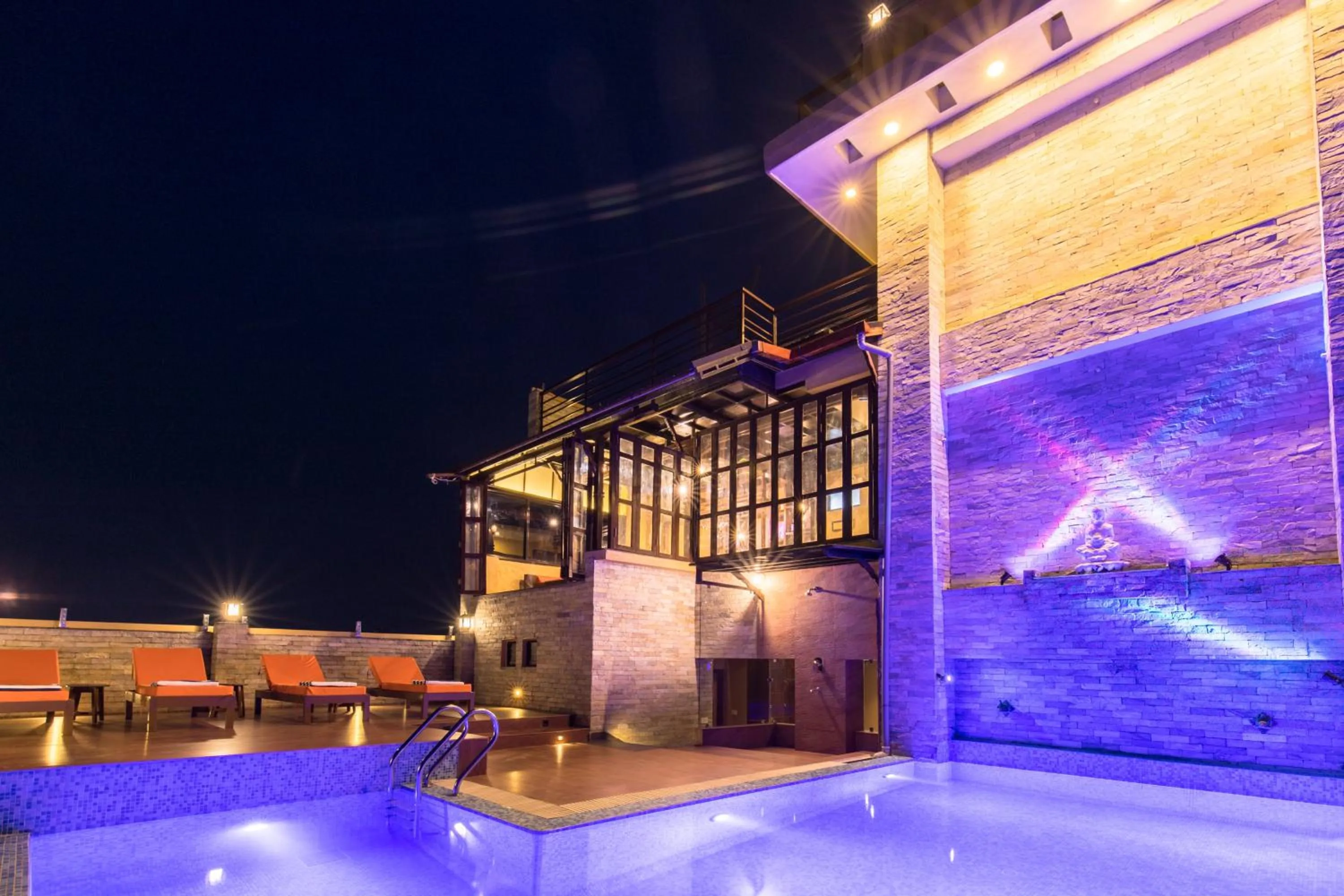 Swimming pool in Hotel Mala Pokhara