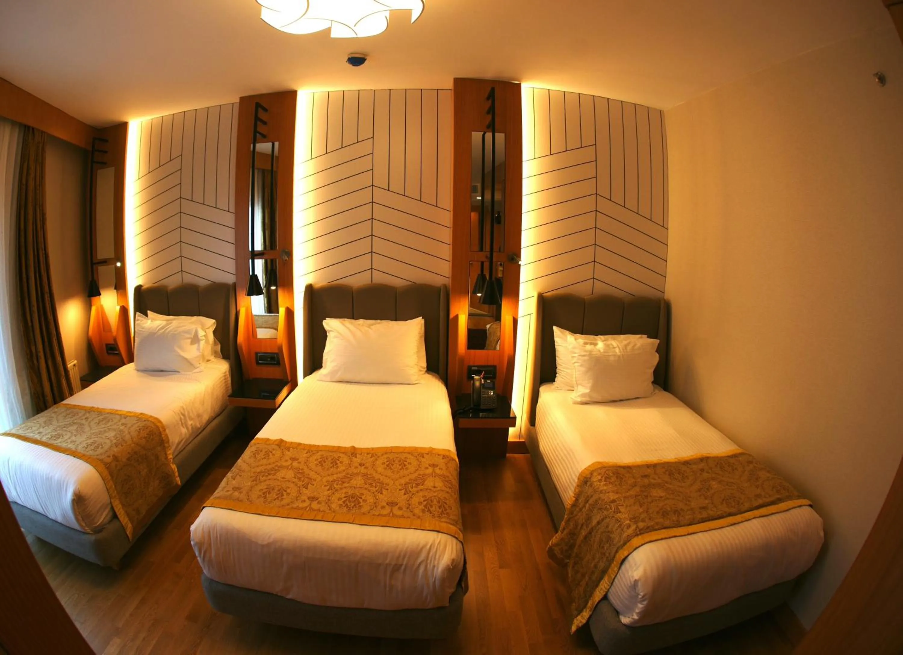 Massage, Bed in Maywood Hotel