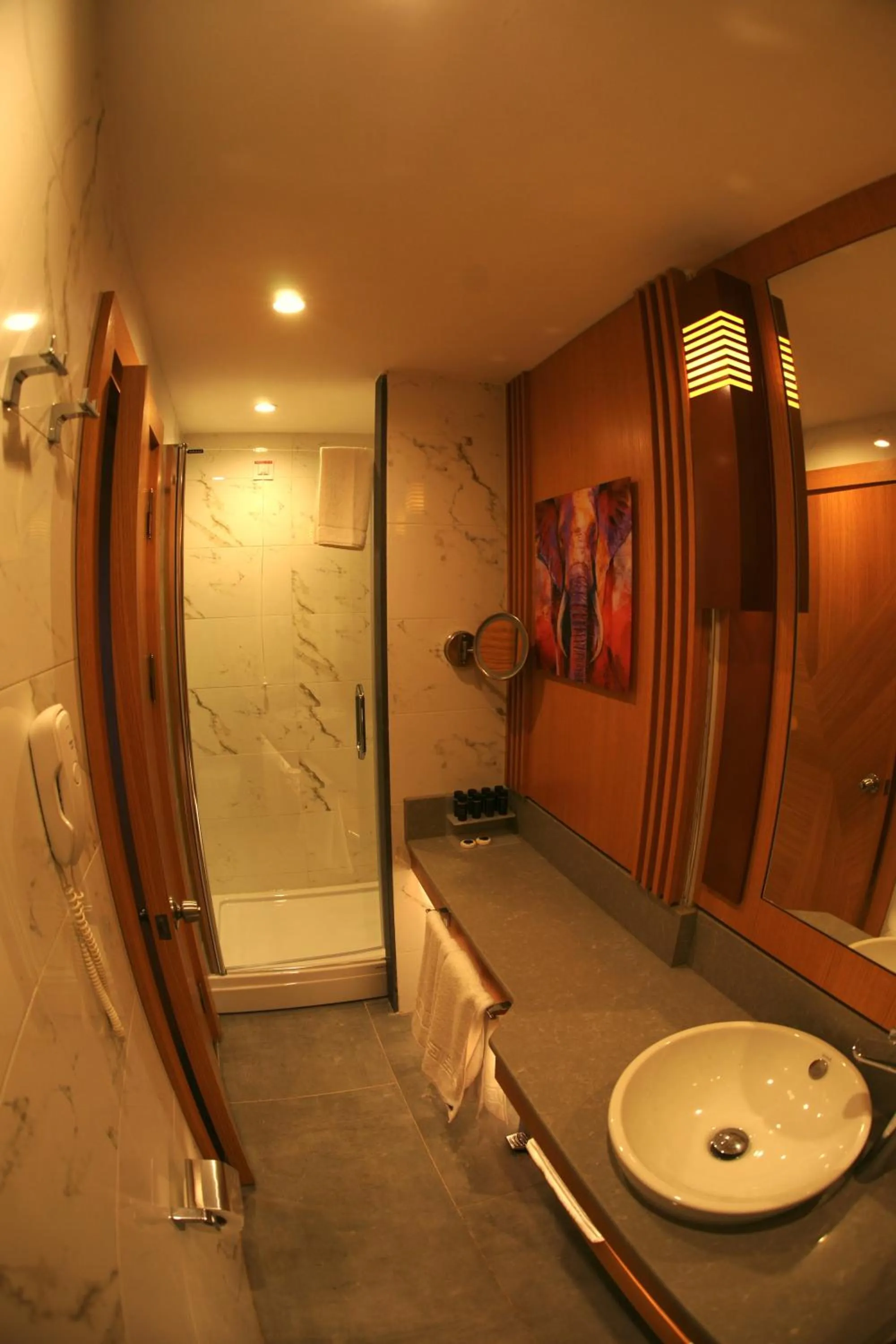 Bathroom in Maywood Hotel