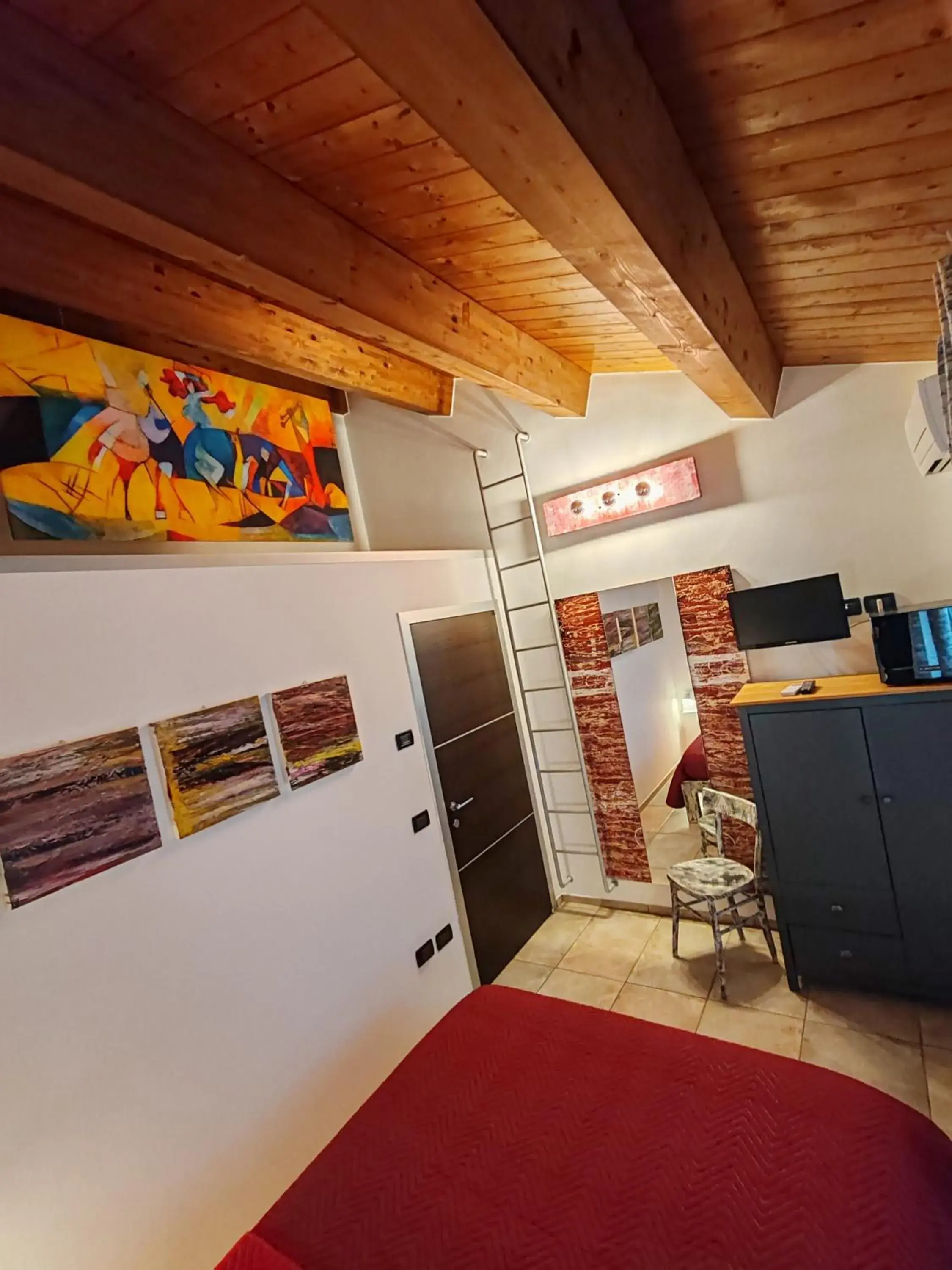 Small Double Room with Private External Bathroom in B&B Flavio e Catia Small Double Room with Private External Bathroom in B&B Flavio e Catia