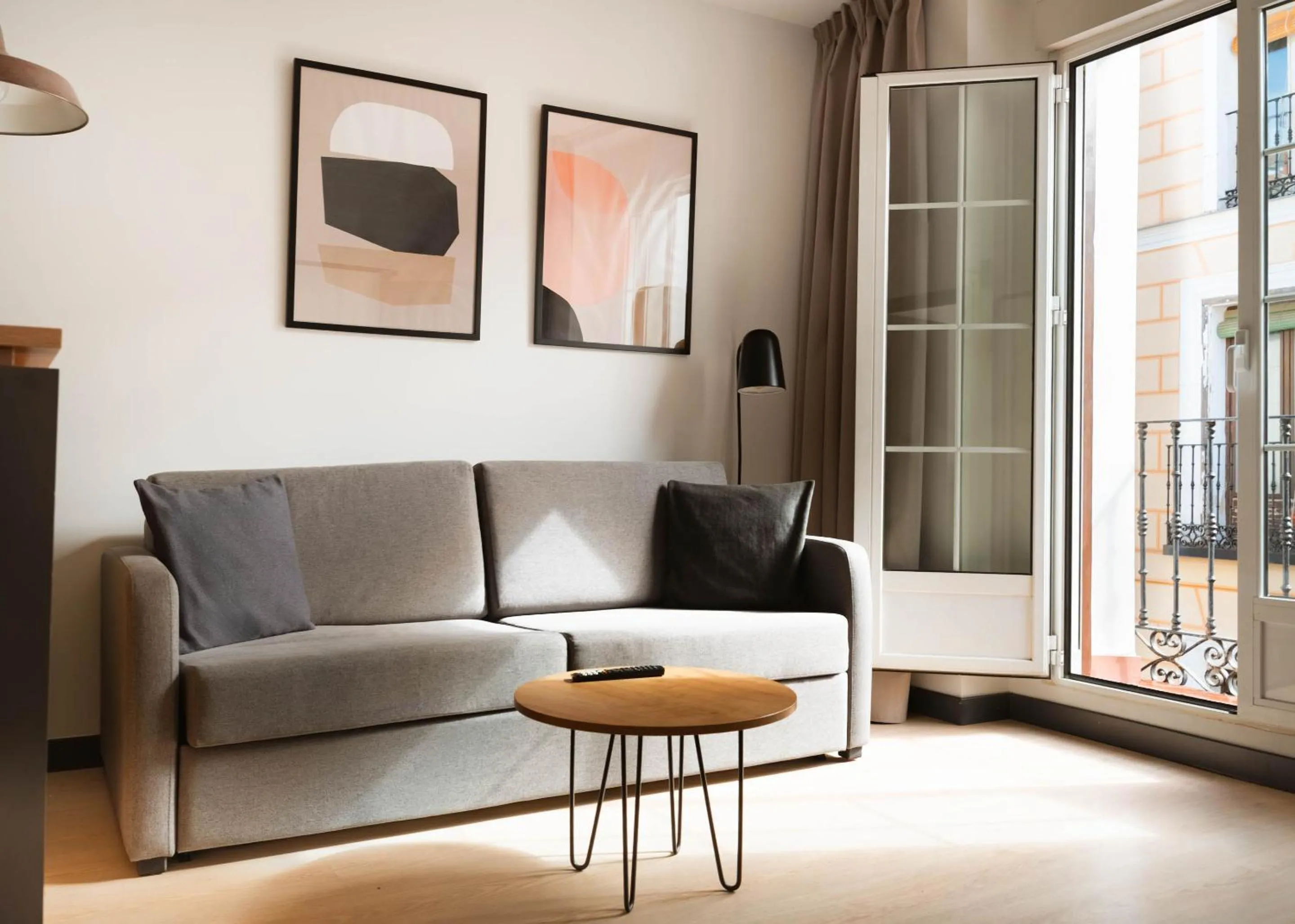 Balcony/Terrace in Limehome Madrid Calle de la Madera - Digital Access