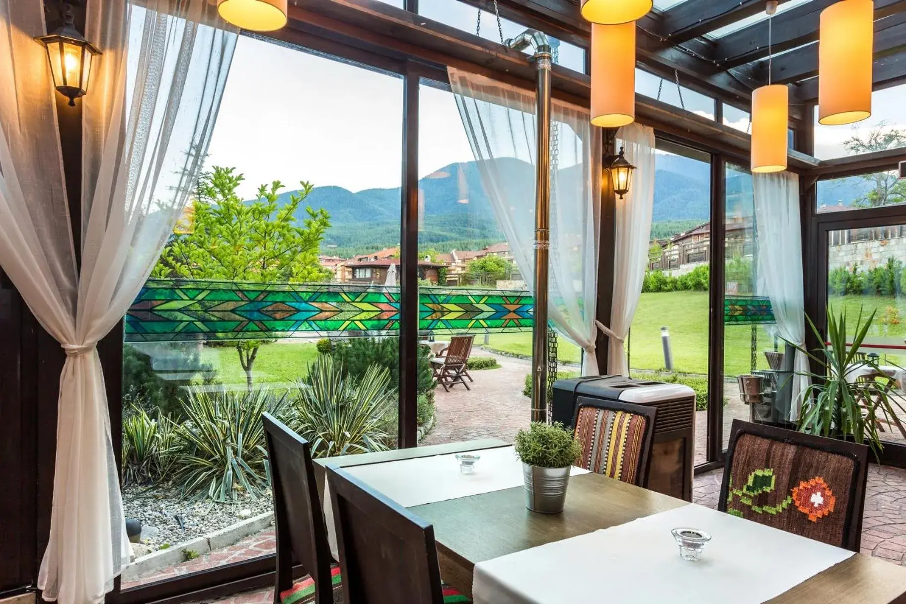 Restaurant/places to eat in Hotel Perun Lodge Restaurant/places to eat in Hotel Perun Lodge