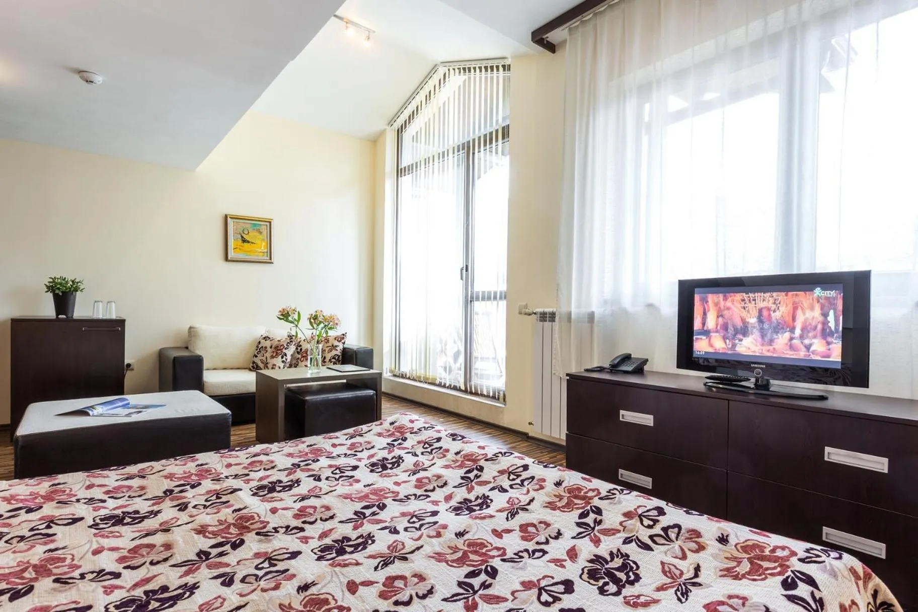 Photo of the whole room, Bed in Hotel Perun Lodge