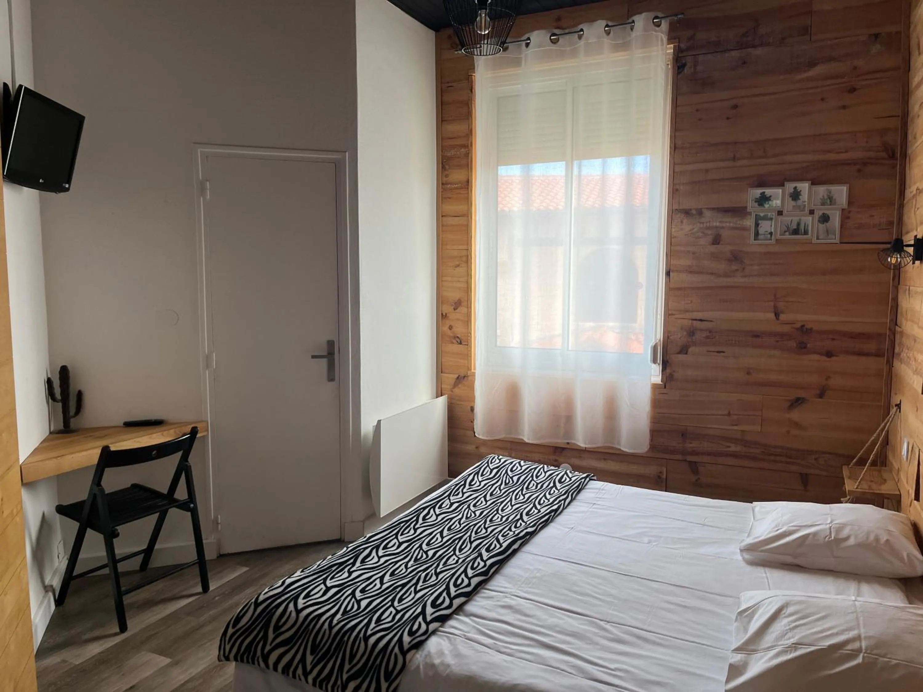 Bed in Hôtel Bellevue