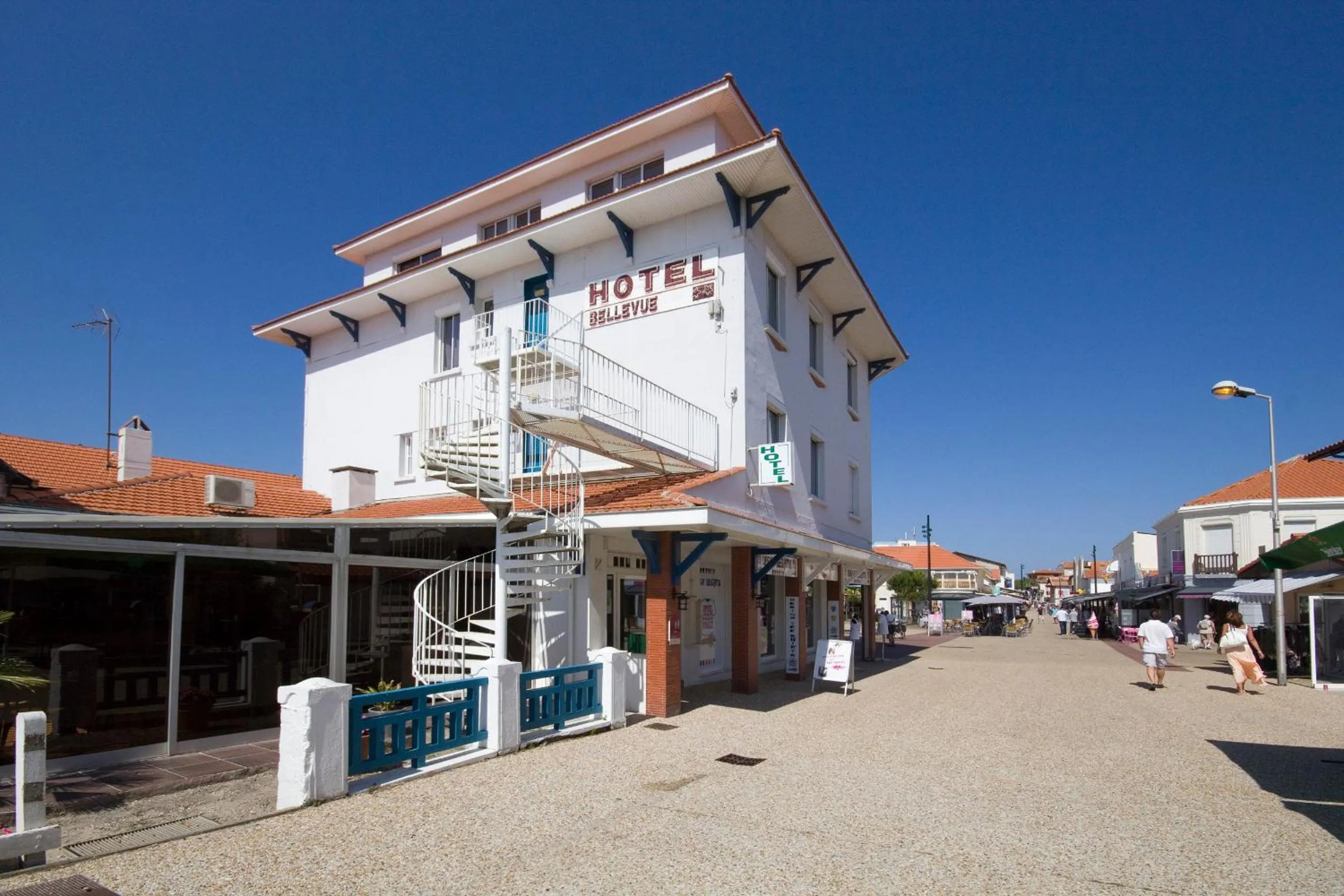 Facade/entrance in Hôtel Bellevue