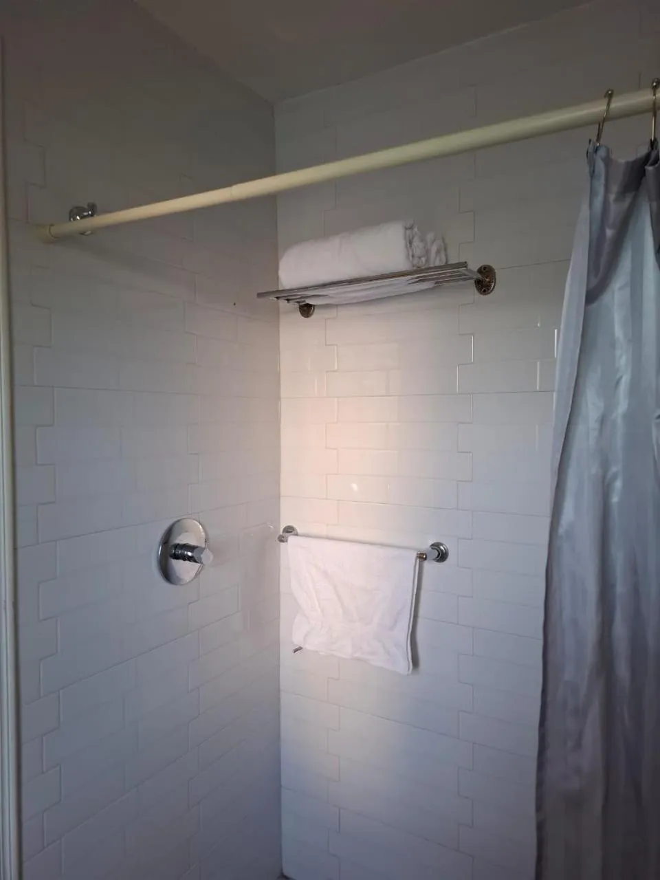 Shower in Milenio III B&B