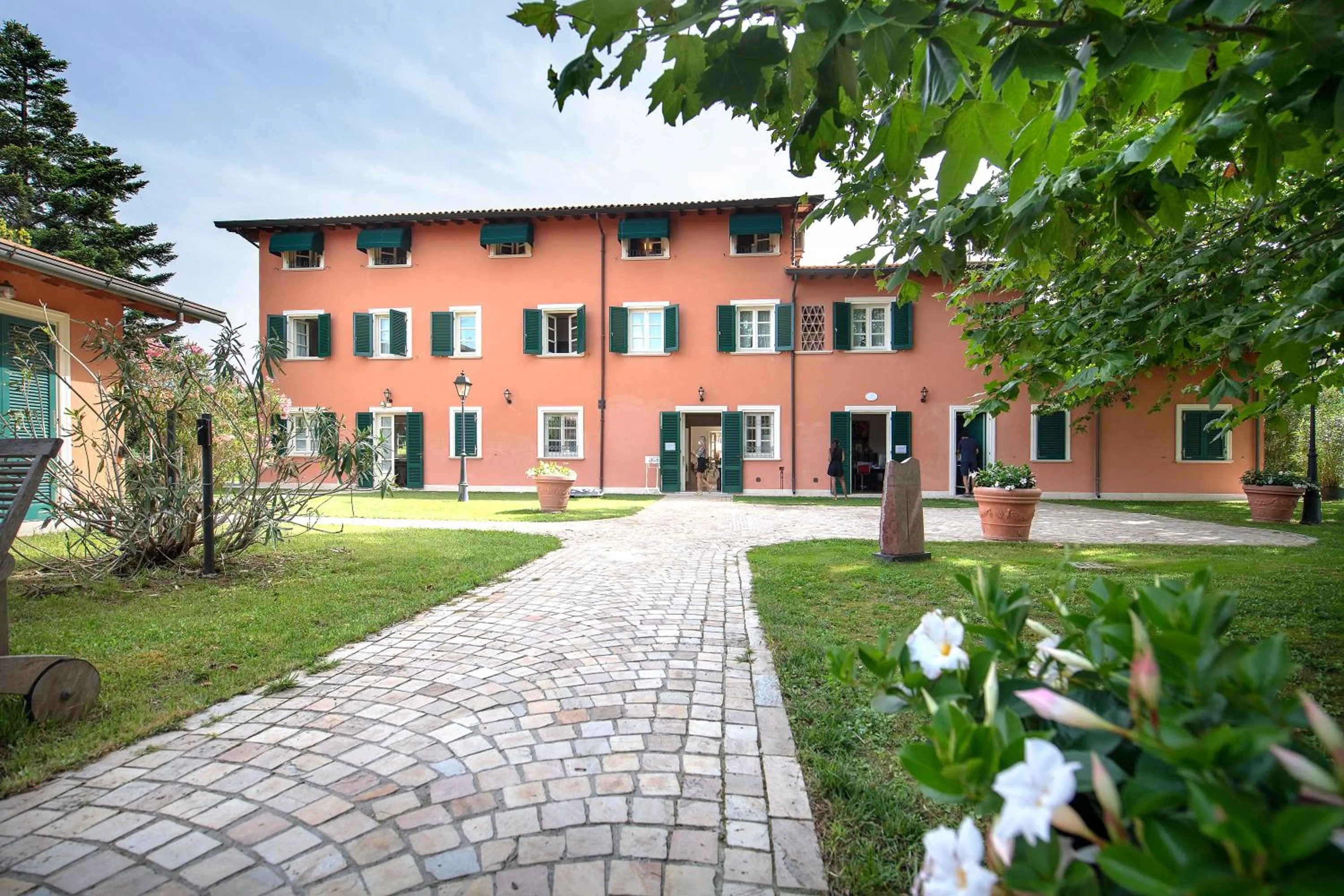 Facade/entrance in Relais Villa Isabel