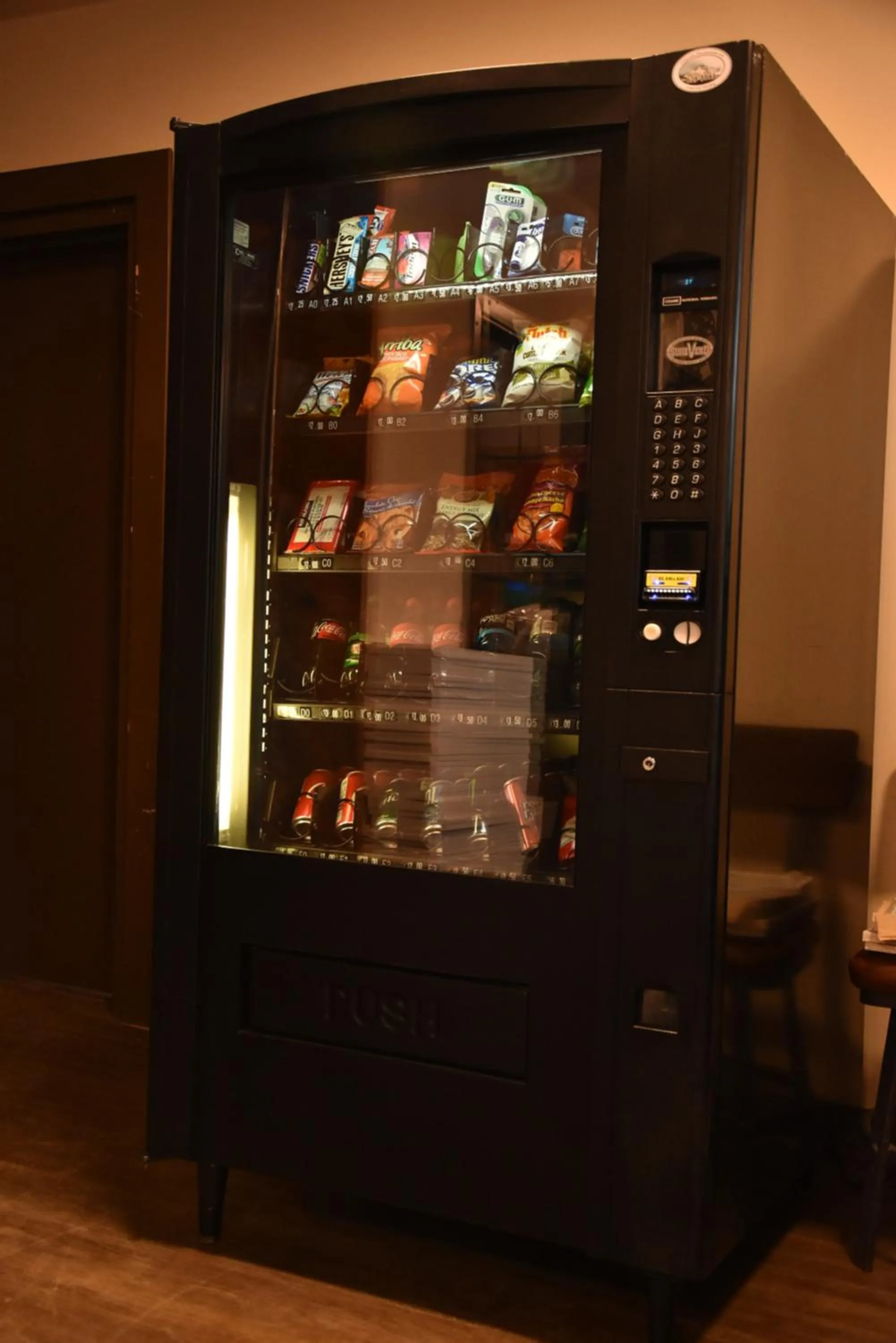 PARTY HOSTEL - The Canmore Hotel Hostel