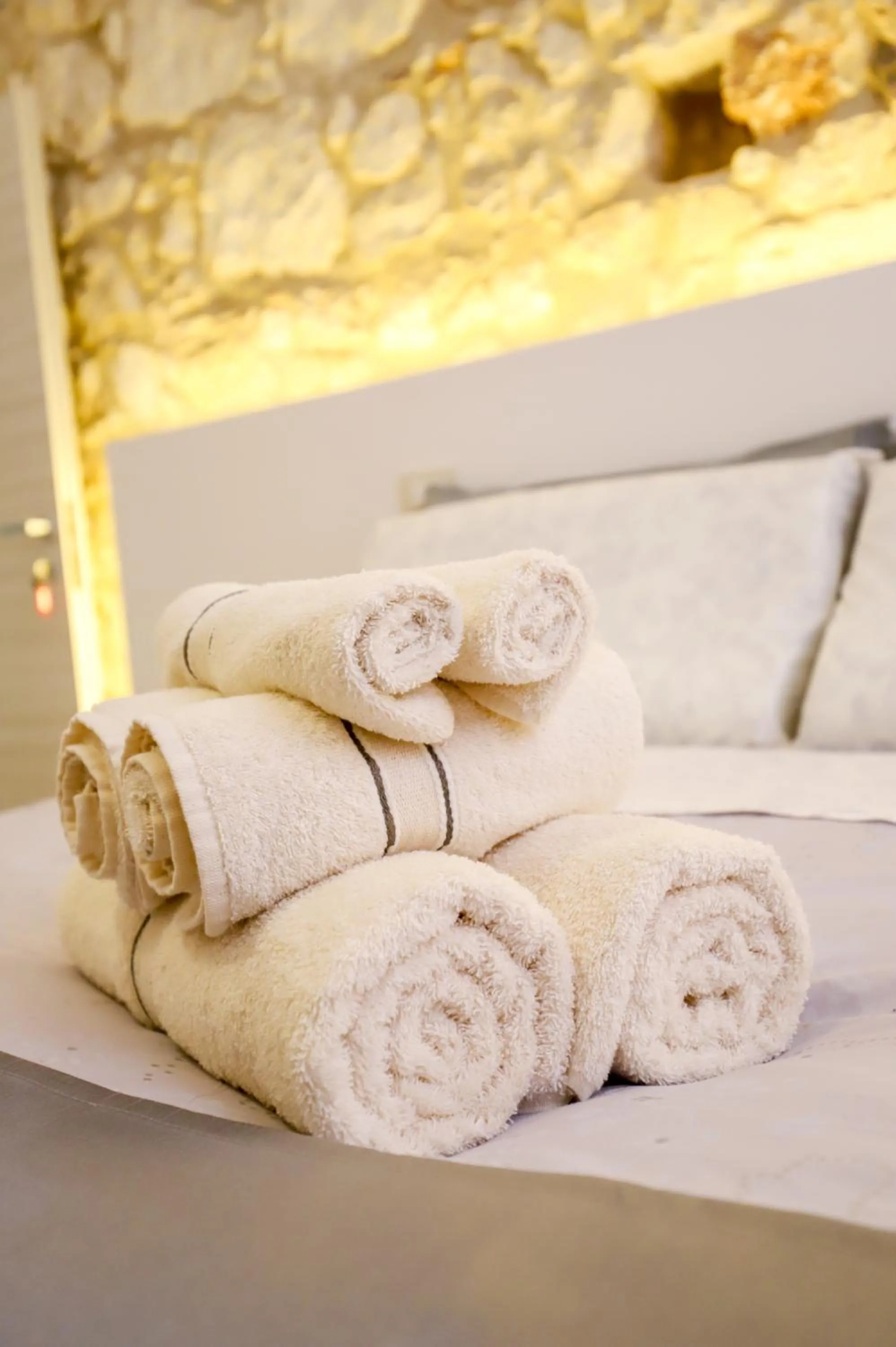 Decorative detail, Bed in La Sicilia in un sogno