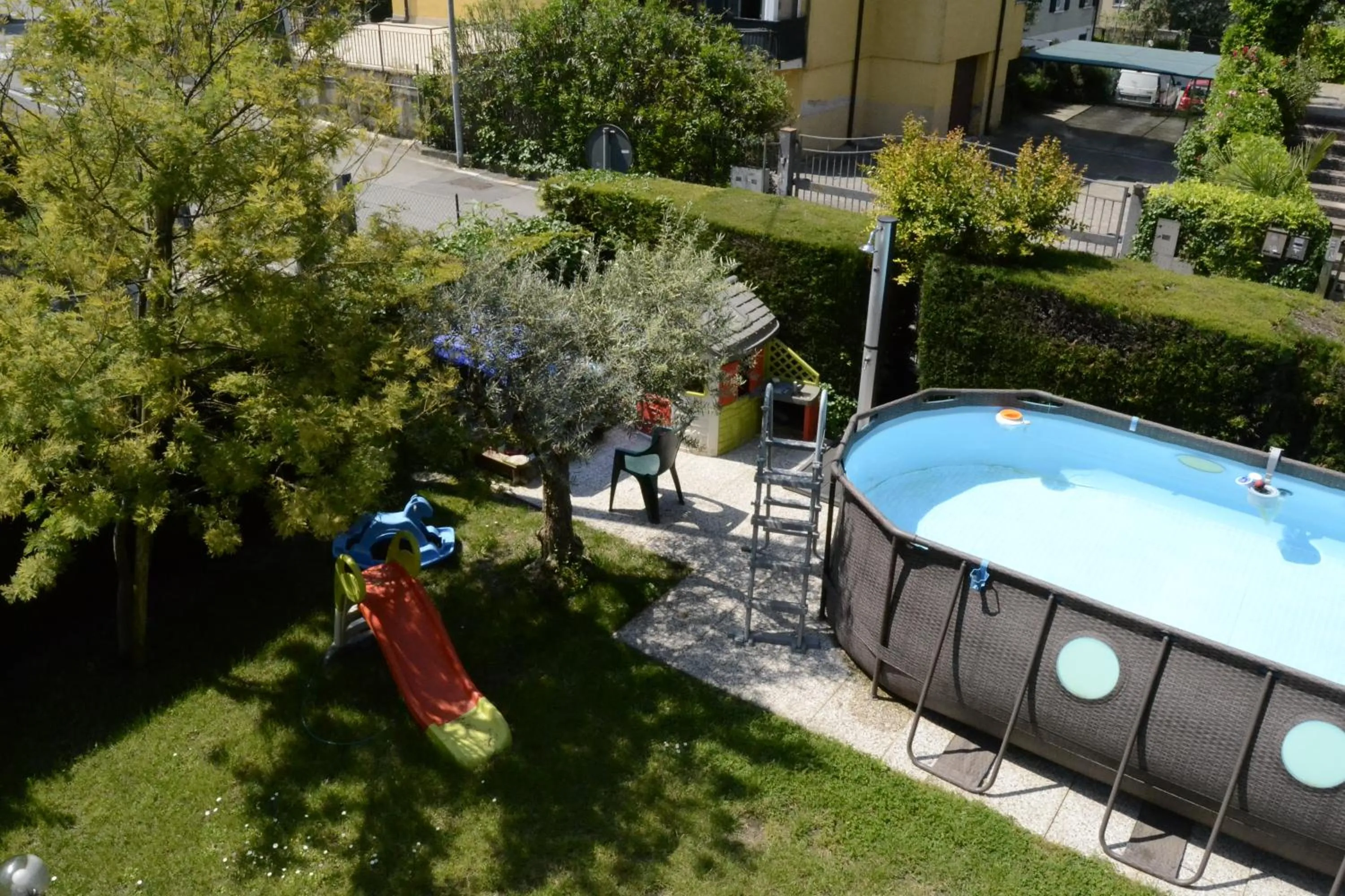 Swimming pool in Il Sole e la Luna B&B in Garda