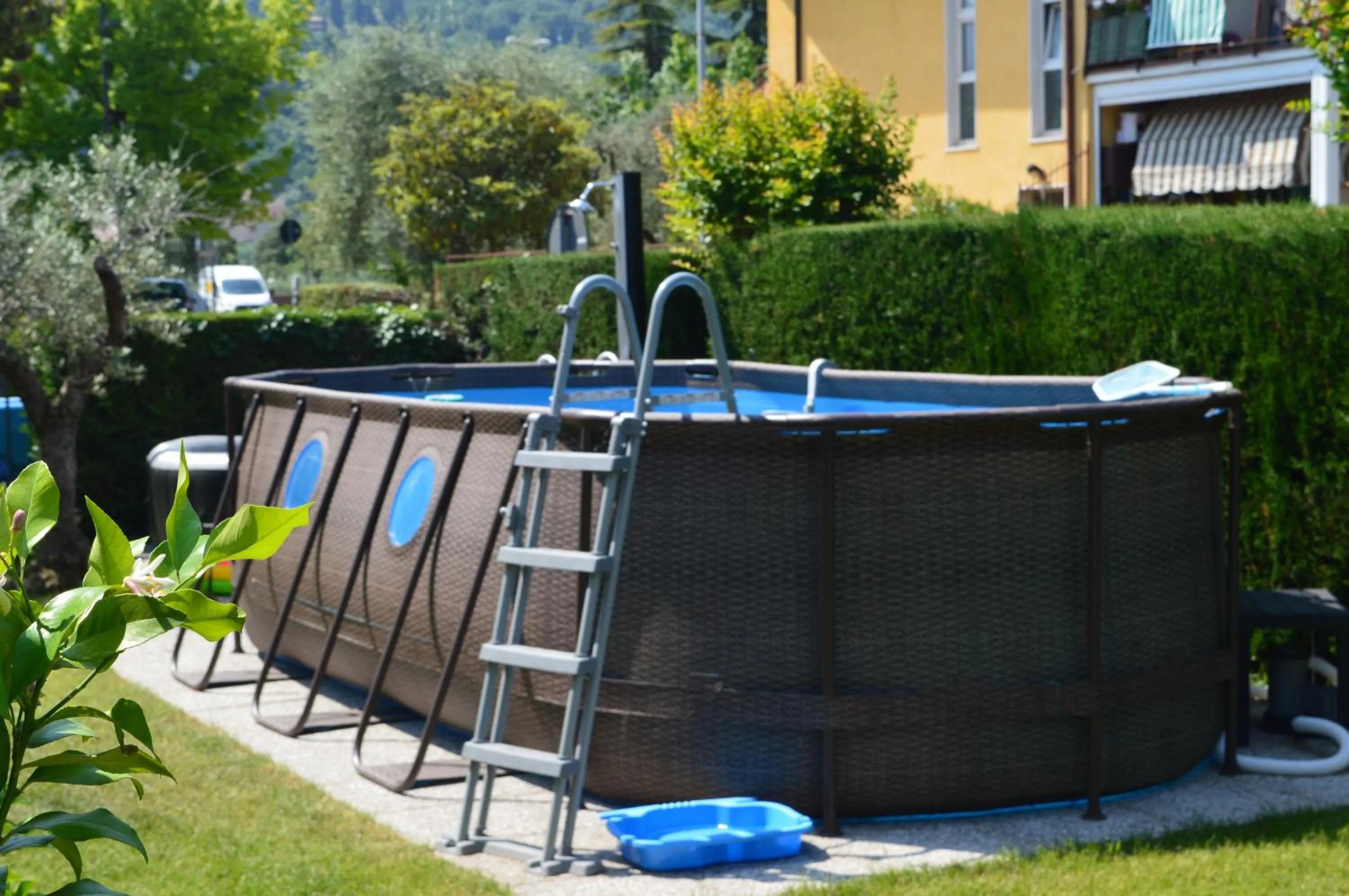 Swimming pool in Il Sole e la Luna B&B in Garda