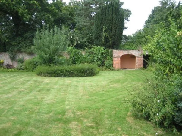 Garden in Trelough House B&B