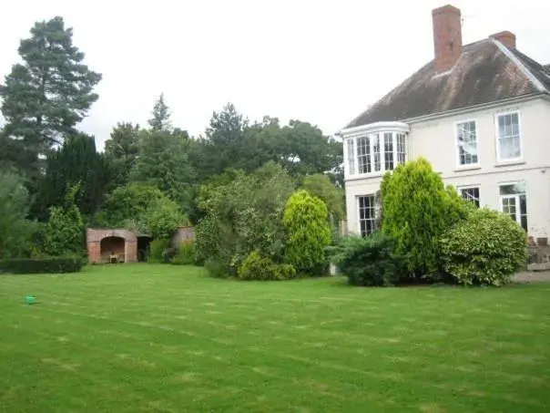 Garden view in Trelough House B&B Garden view in Trelough House B&B