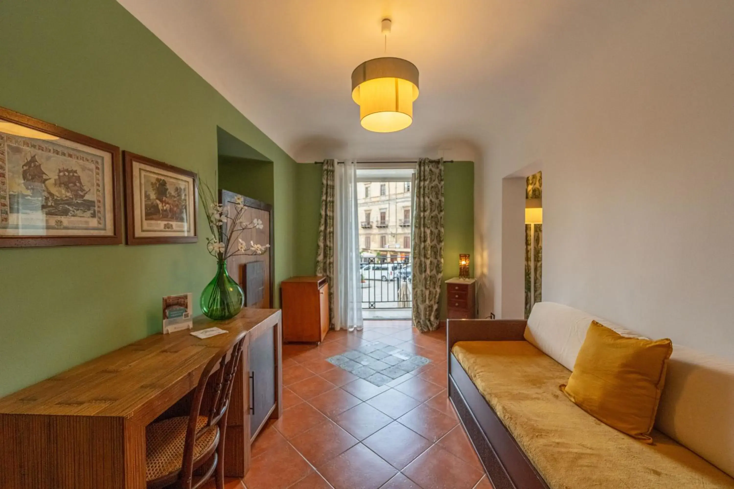 Quadruple Room with Shower in Kalamarina Rooms Quadruple Room with Shower in Kalamarina Rooms