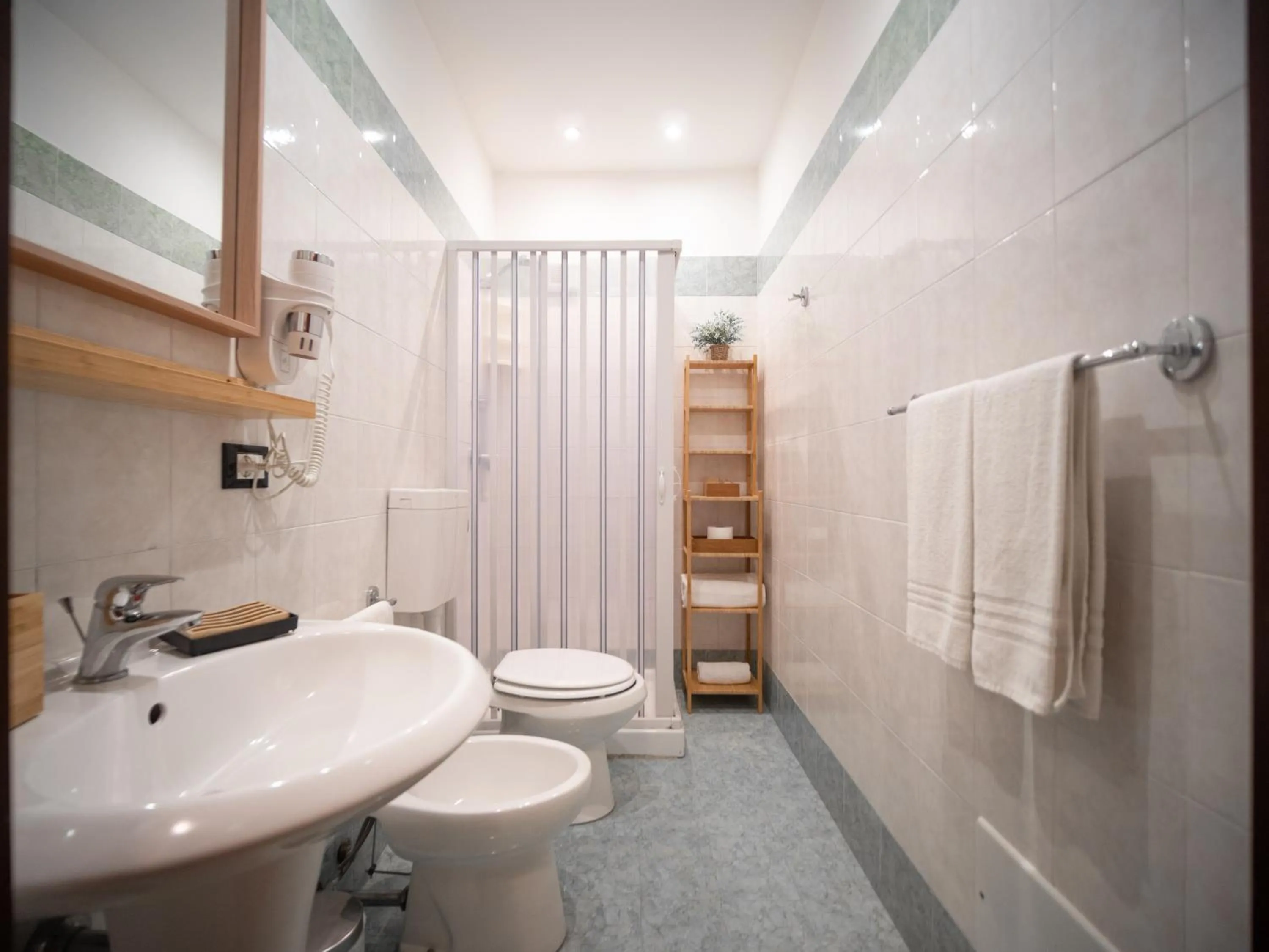 Bathroom in Kalamarina Rooms