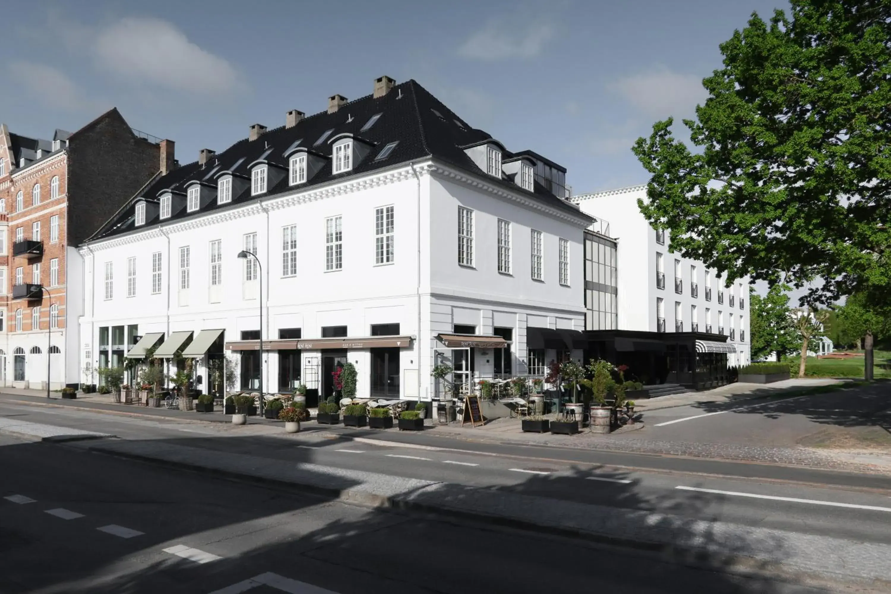 Facade/entrance in Park Lane Copenhagen Facade/entrance in Park Lane Copenhagen