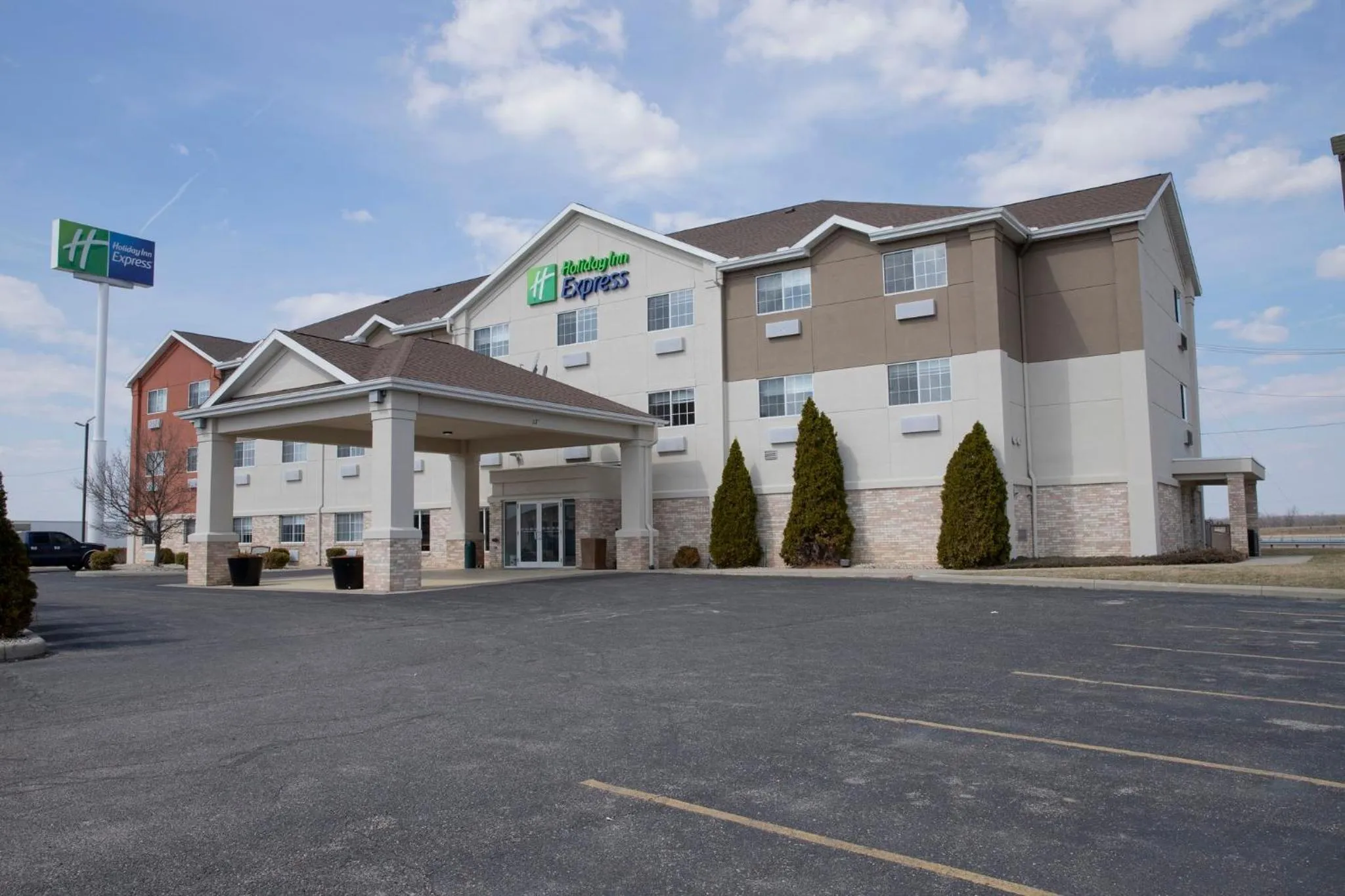 Property building in Holiday Inn Express - Toledo West - Napoleon by IHG