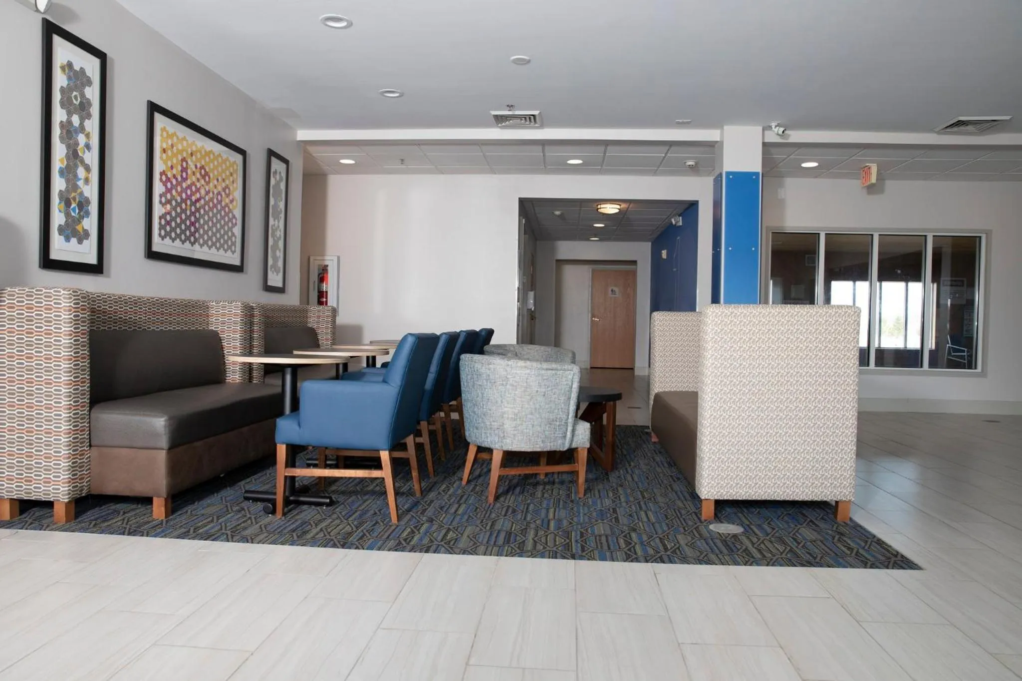 Restaurant/places to eat in Holiday Inn Express - Toledo West - Napoleon by IHG