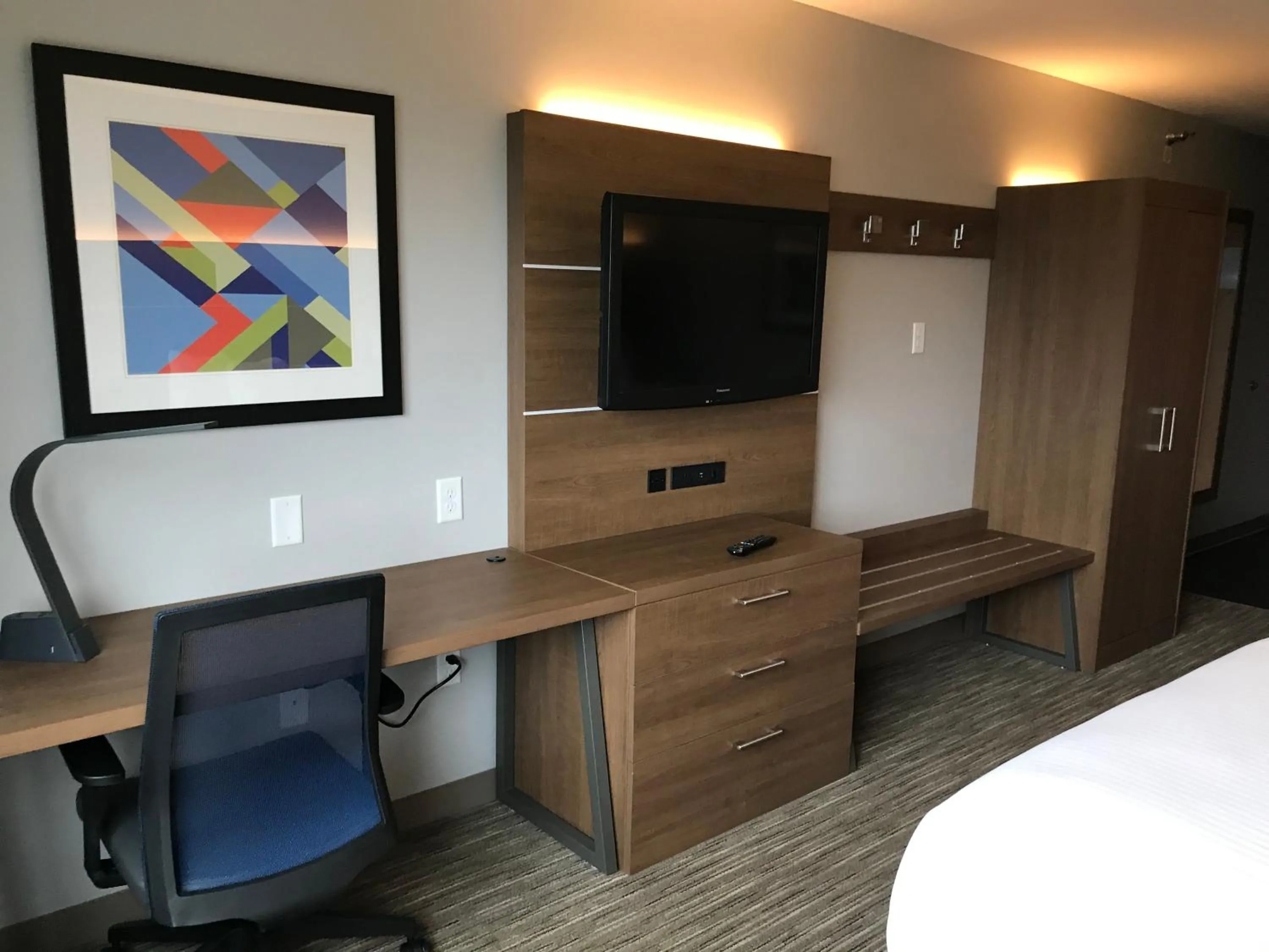Bed in Holiday Inn Express - Toledo West - Napoleon by IHG