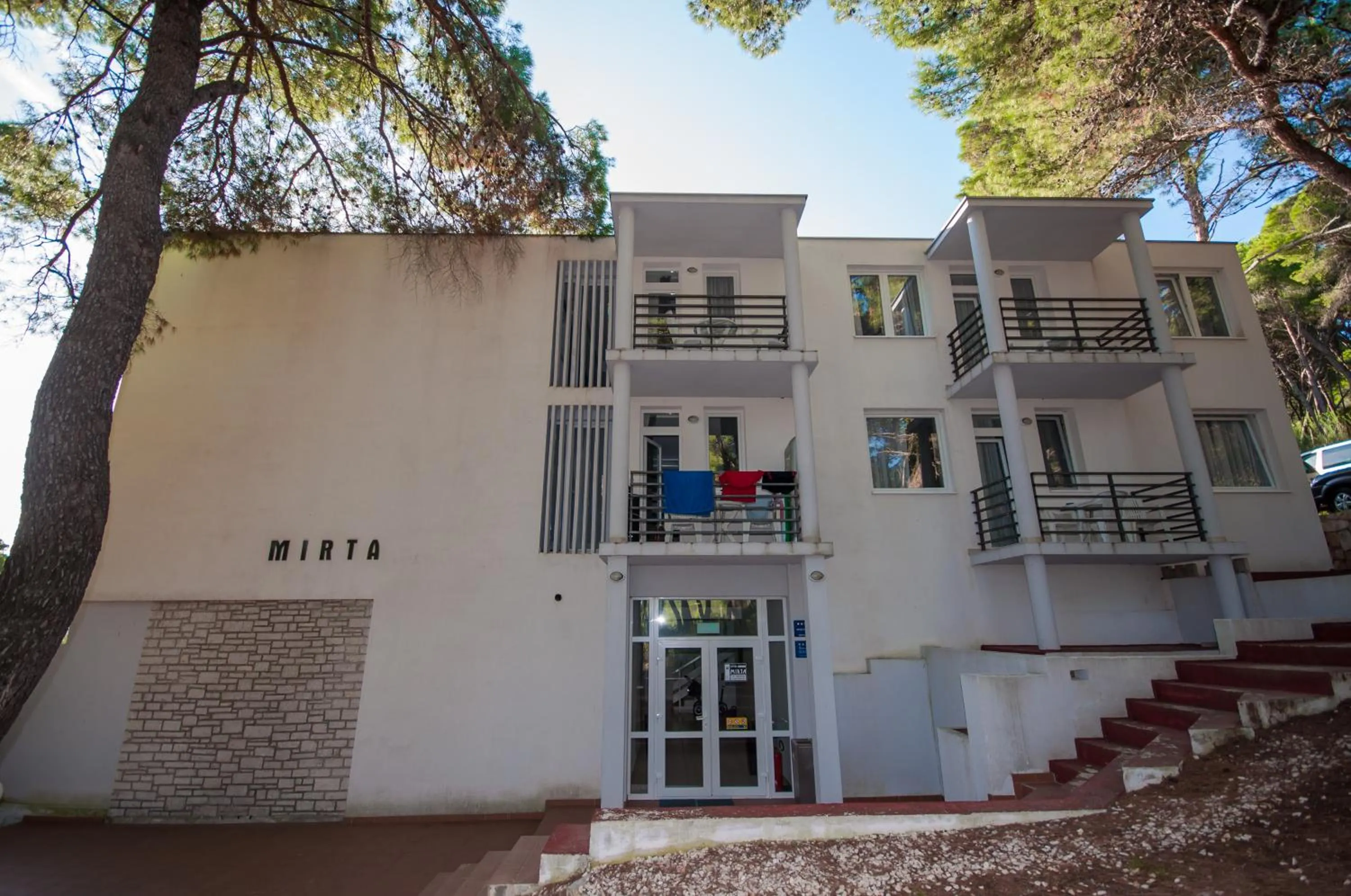 Facade/entrance in Hotel Mirta