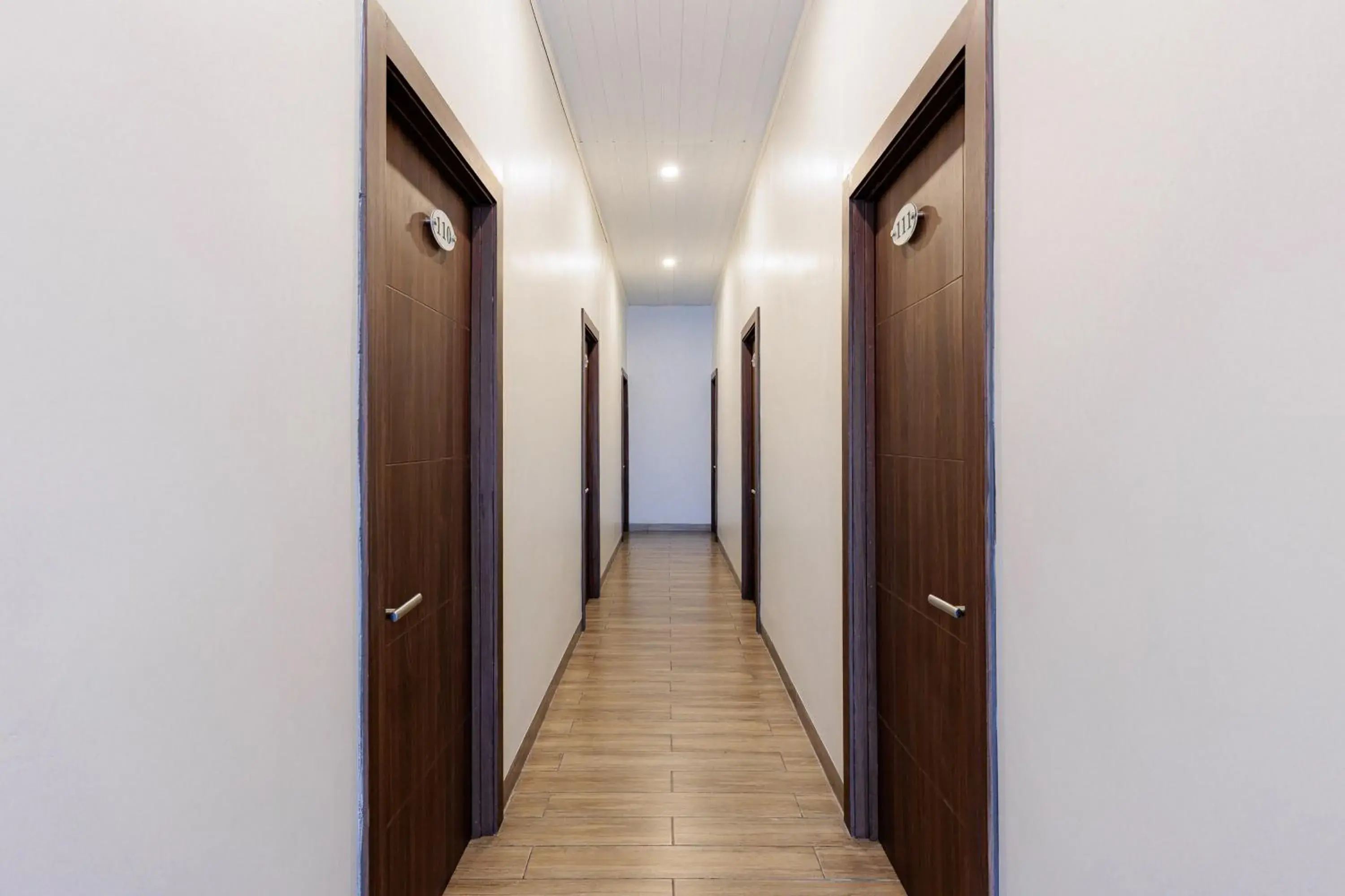 Property building in RedDoorz near Taman Palem Property building in RedDoorz near Taman Palem