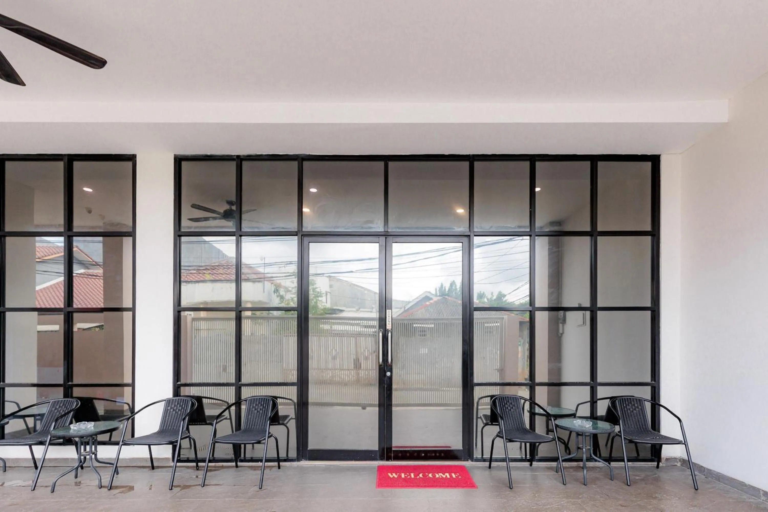 Facade/entrance in RedDoorz near Taman Palem