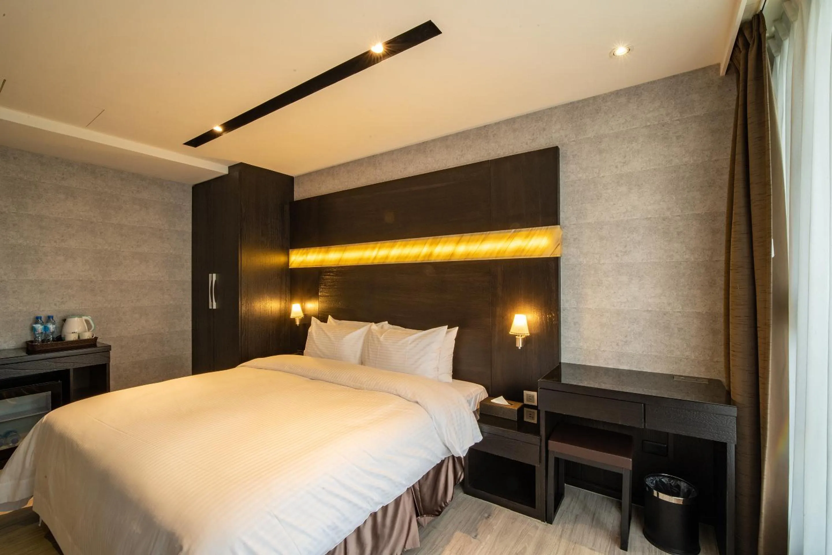 Photo of the whole room, Bed in Fengjia Hotel Bell