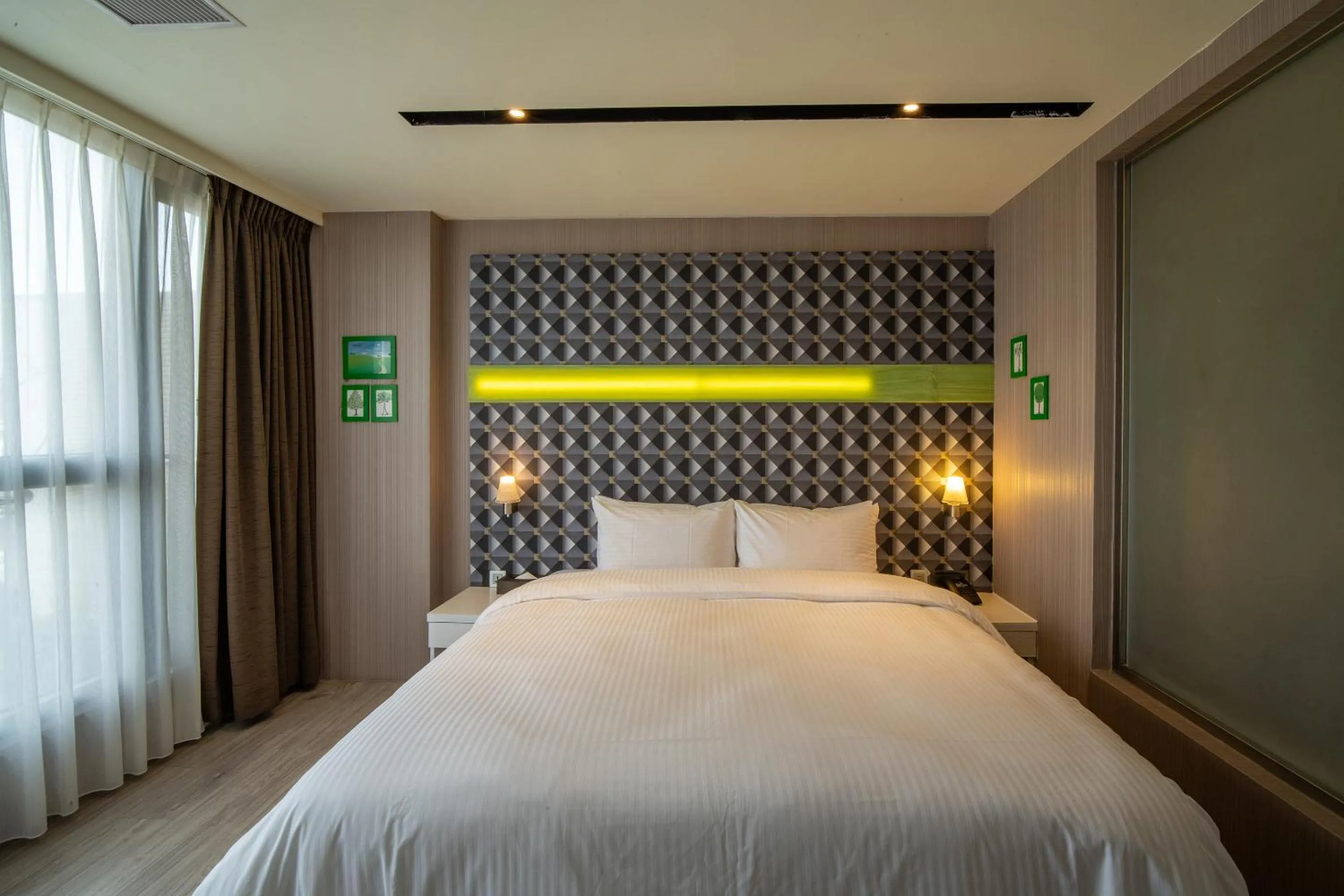 Photo of the whole room, Bed in Fengjia Hotel Bell