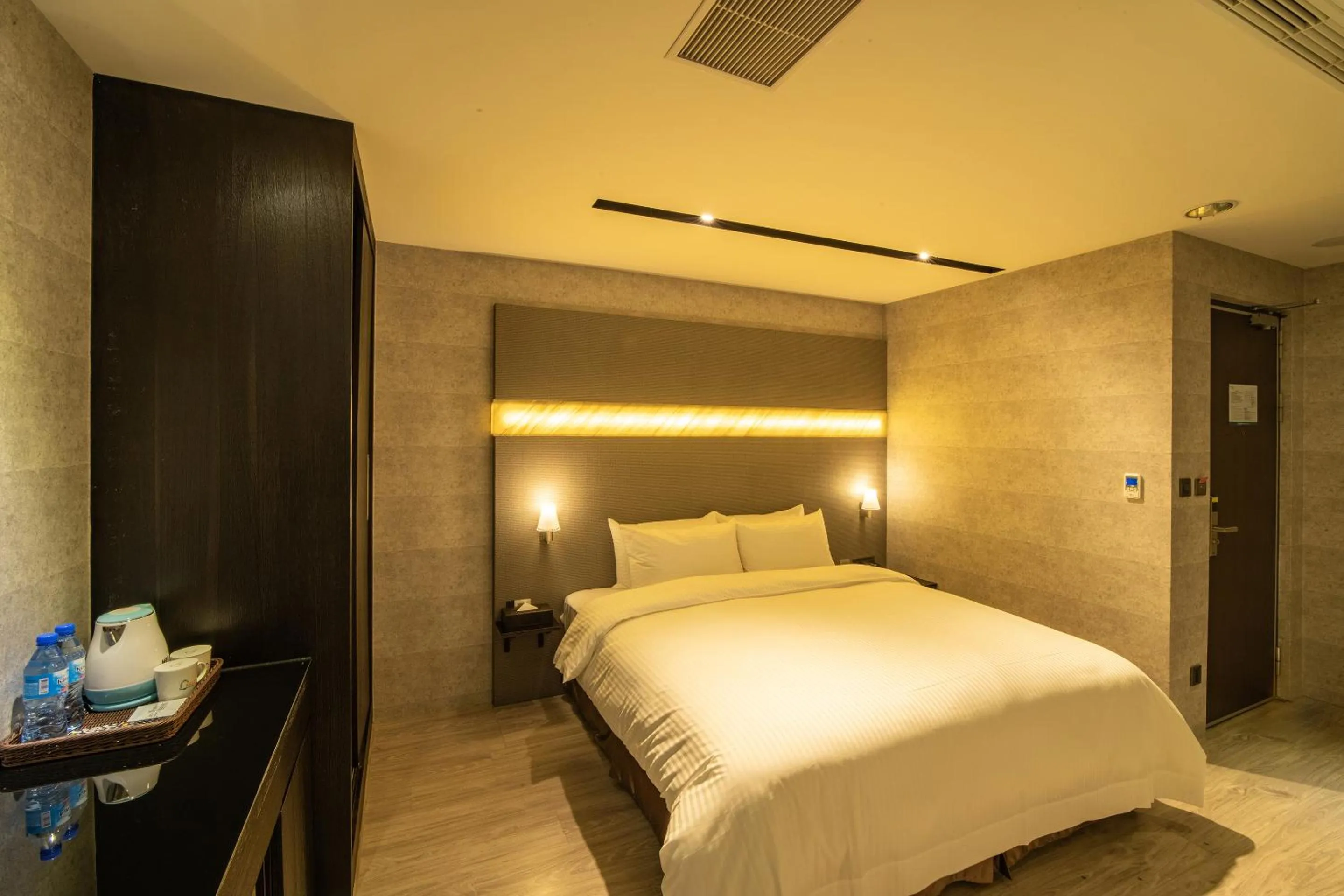 Photo of the whole room, Bed in Fengjia Hotel Bell