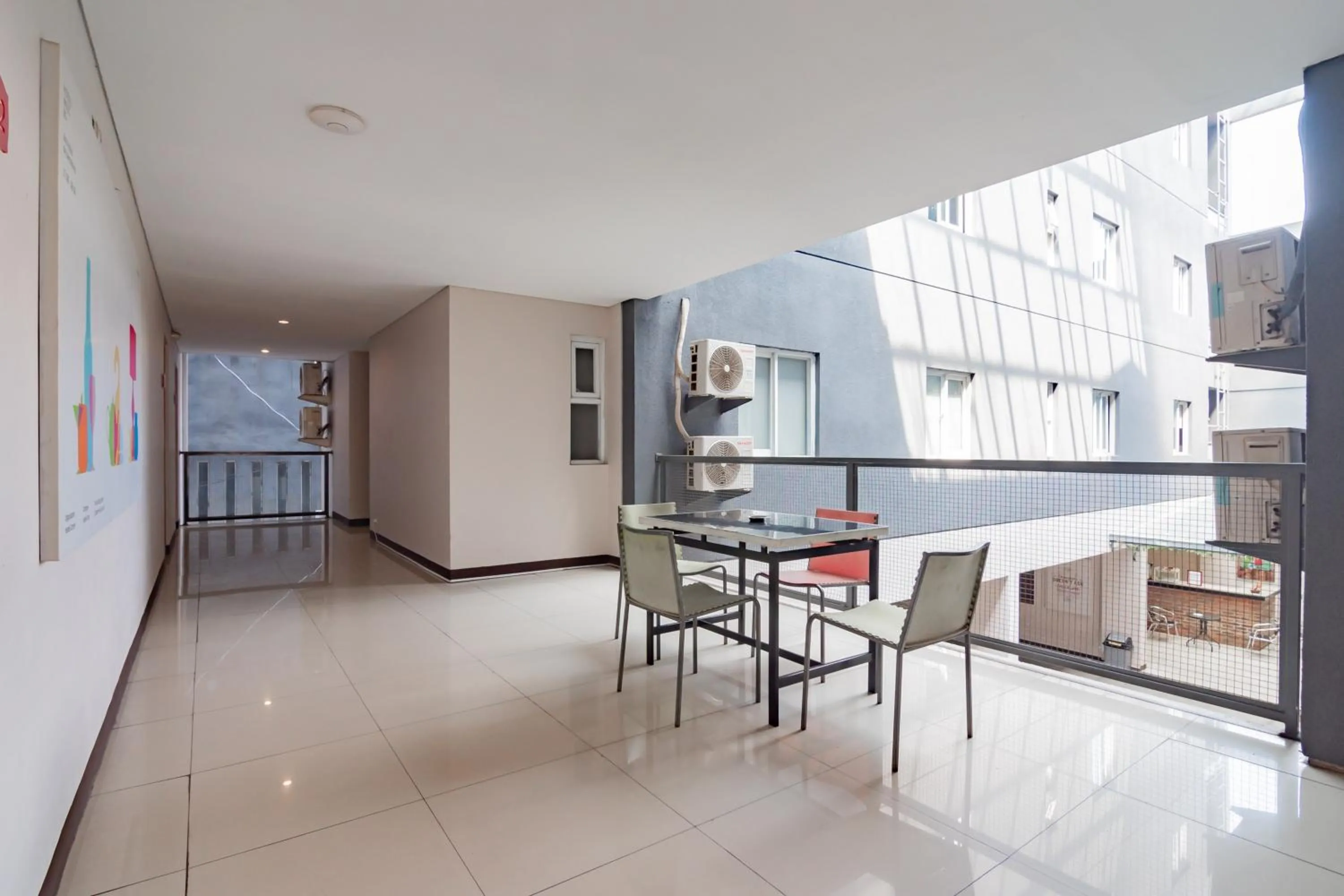 Seating area in RedDoorz Plus @ Dago Pojok 3