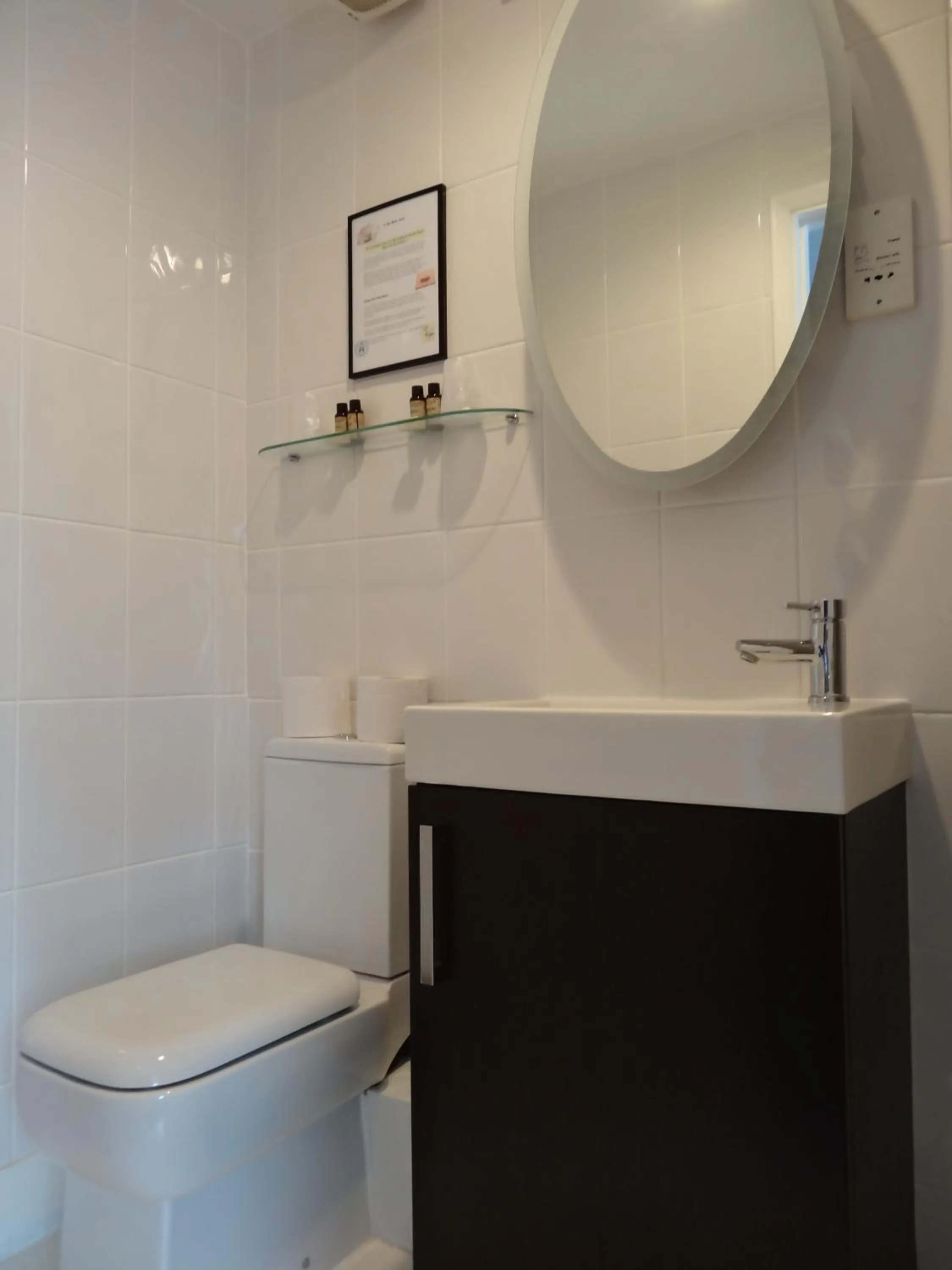 Bathroom in Paskins Town House