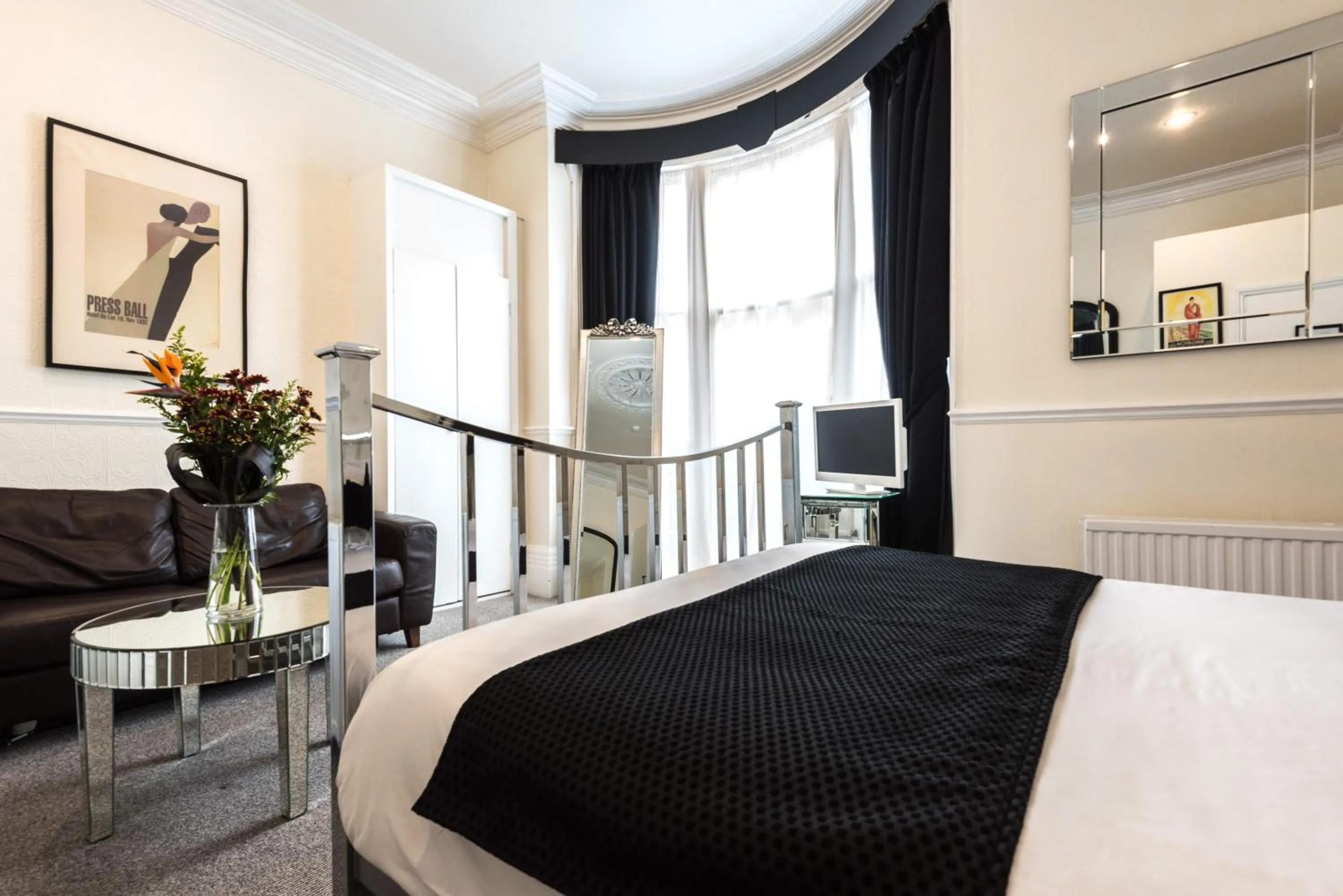 Day, Bed in Paskins Town House