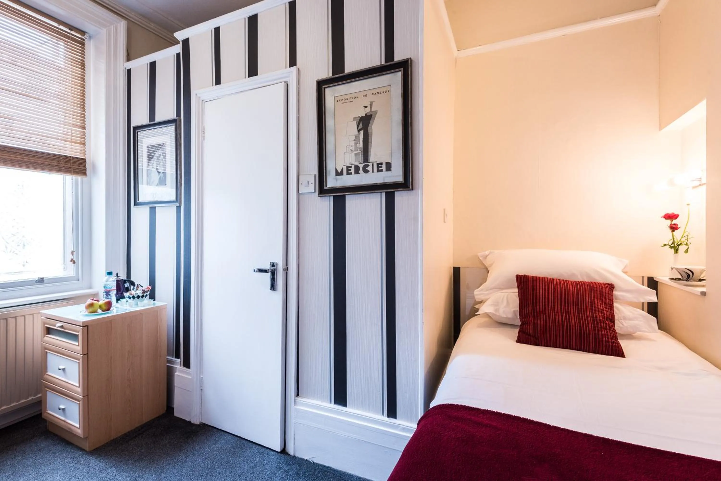 Bed in Paskins Town House