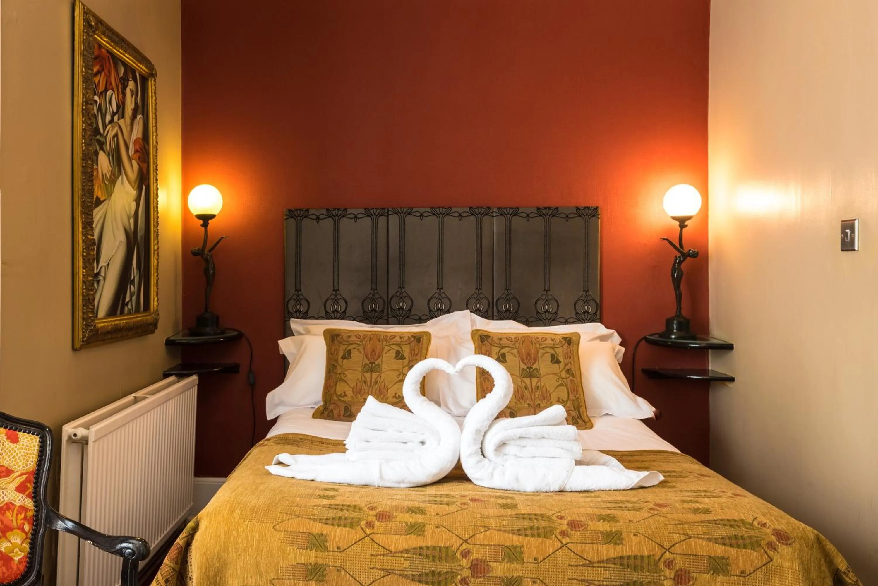 Bed in Paskins Town House