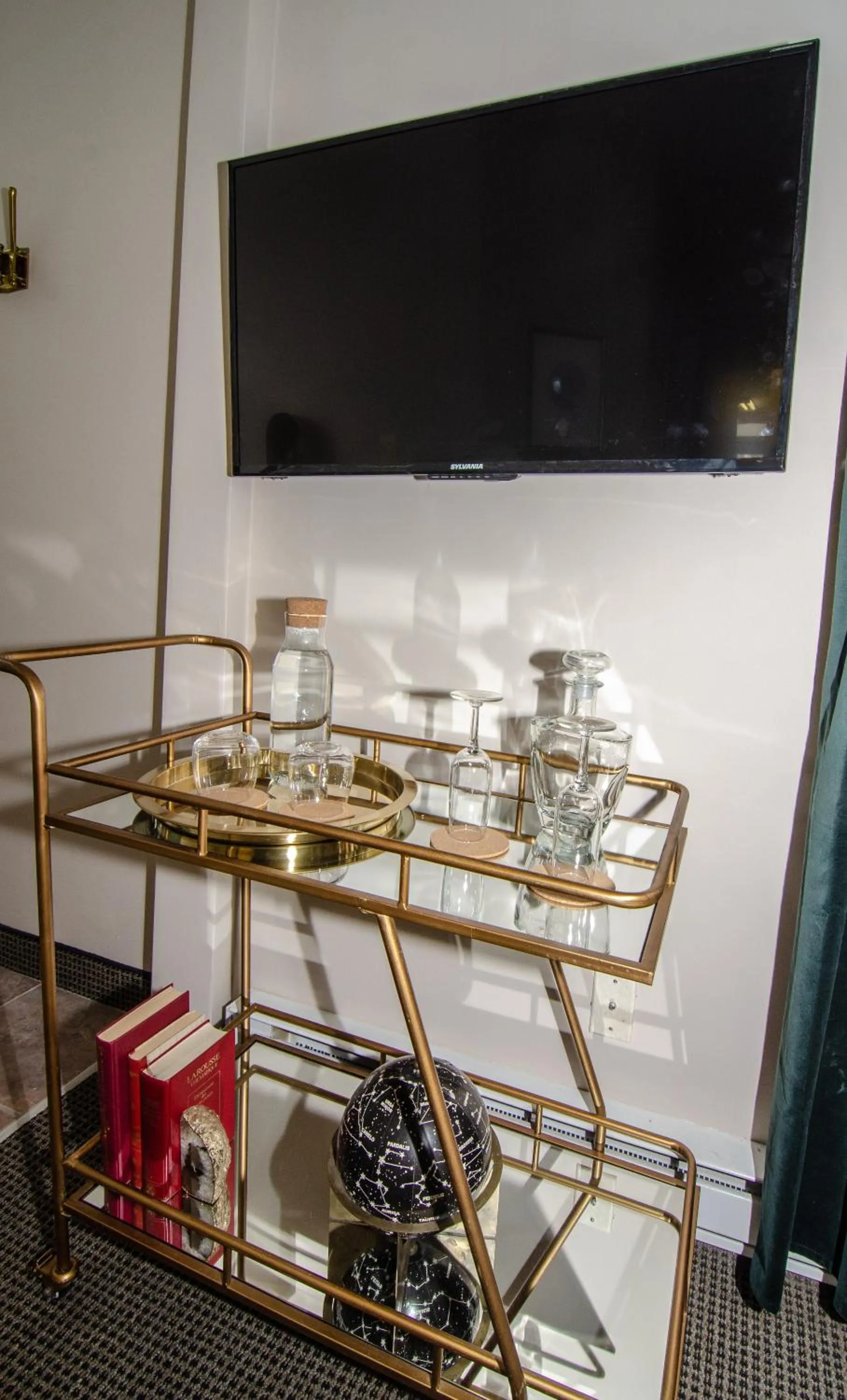 TV and multimedia in Maison Cartier Montreal