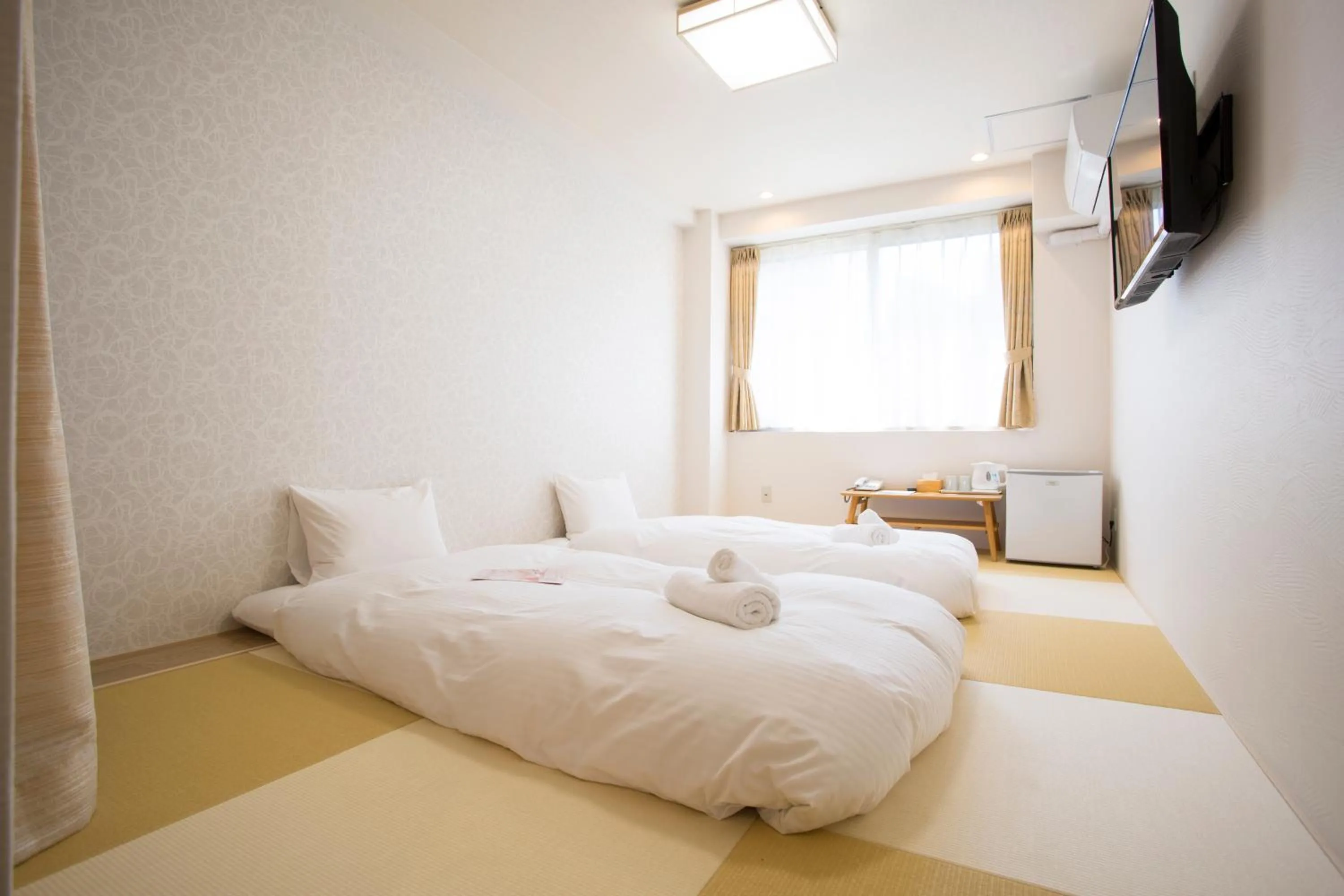 Photo of the whole room, Bed in Dotonbori Shinsaibashi Hotel