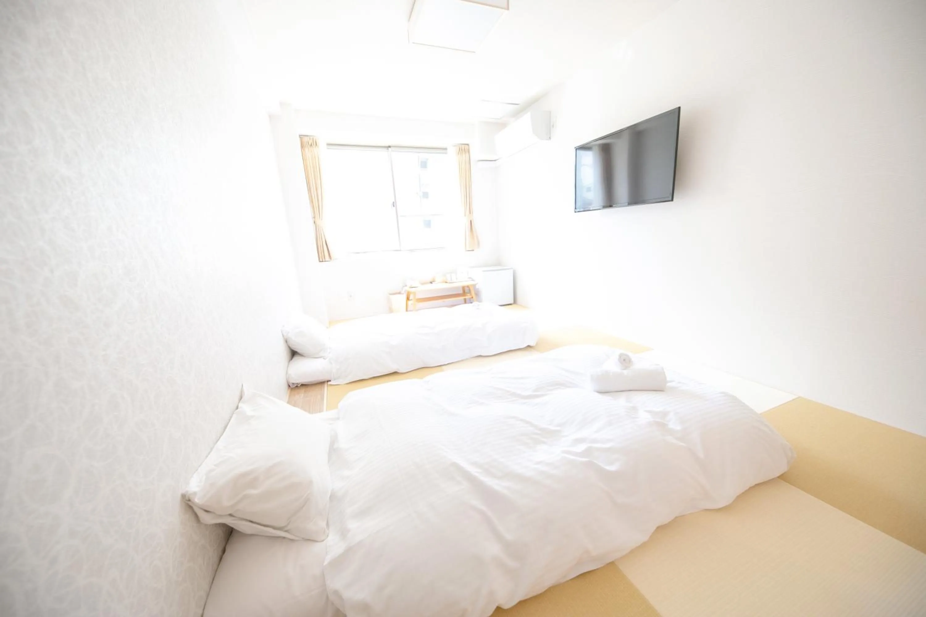 Photo of the whole room, Bed in Dotonbori Shinsaibashi Hotel