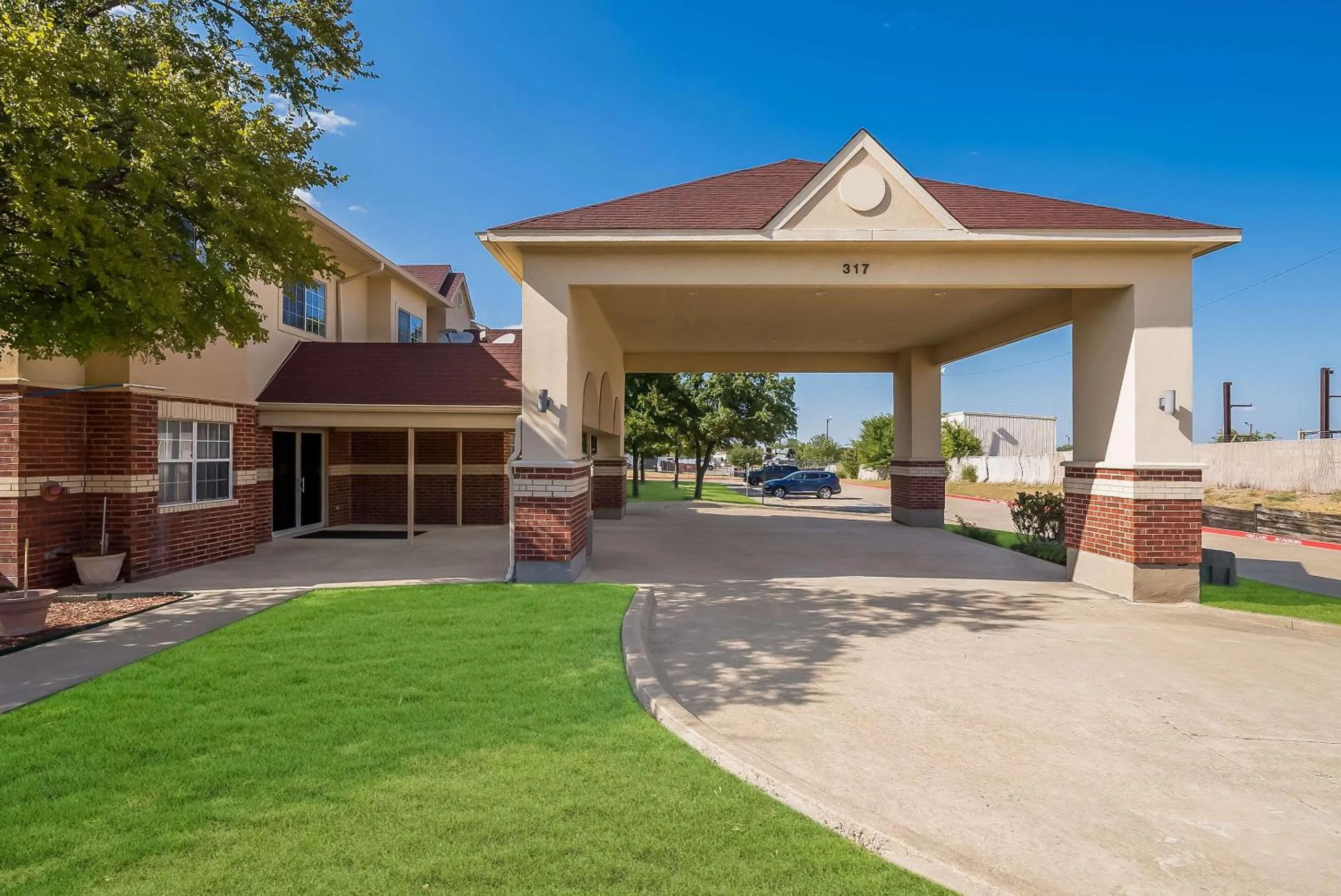 Property building in Econo Lodge Inn & Suites Mesquite - Dallas East