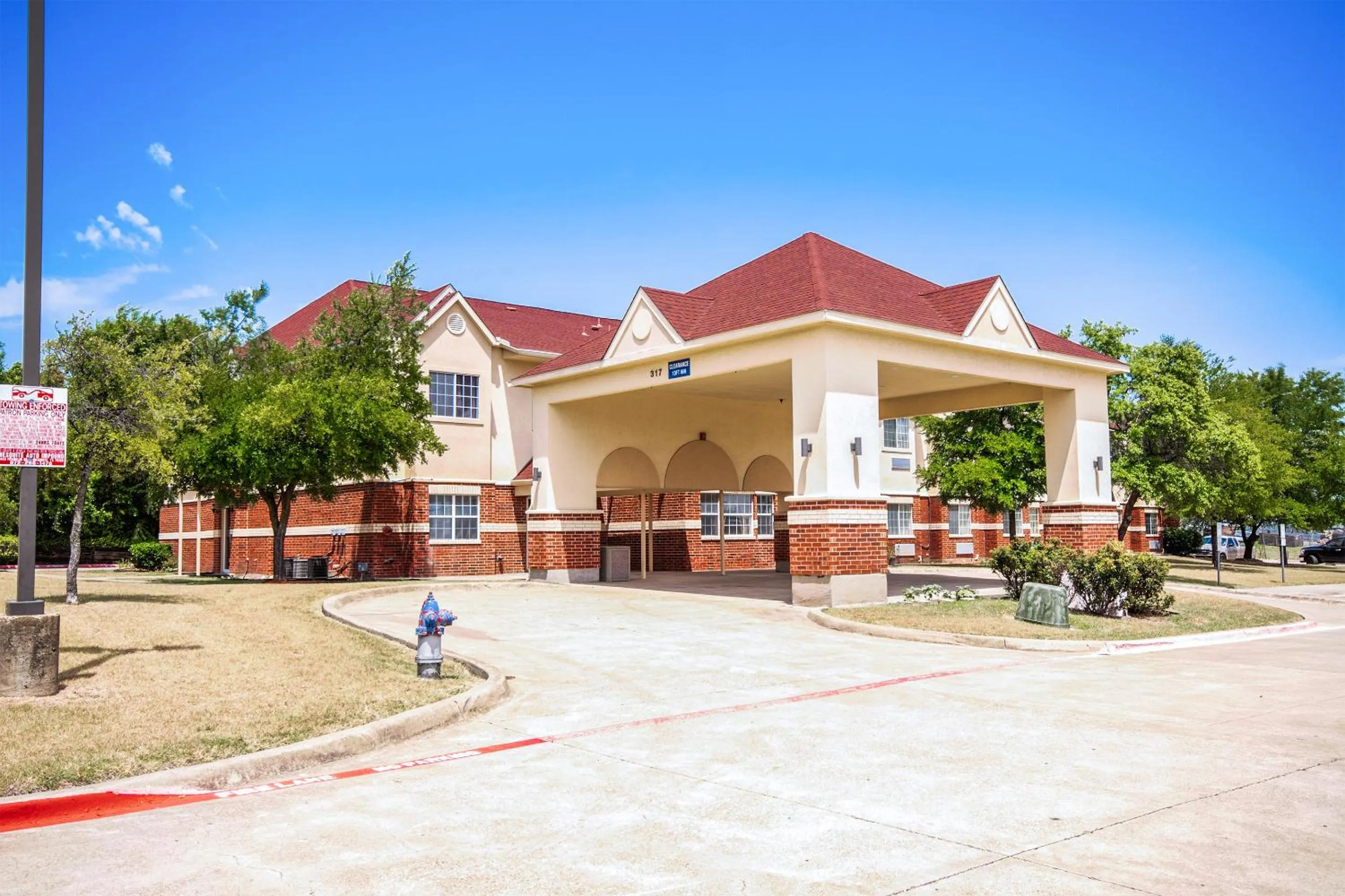 Property building in Econo Lodge Inn & Suites Mesquite - Dallas East