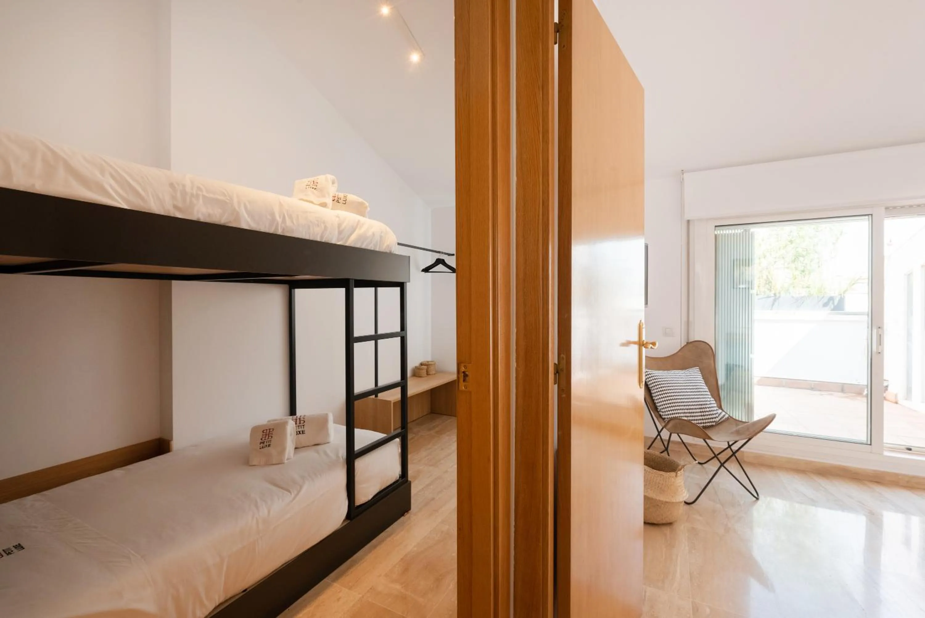 Living room, Bed in Petit Luxe Ègara