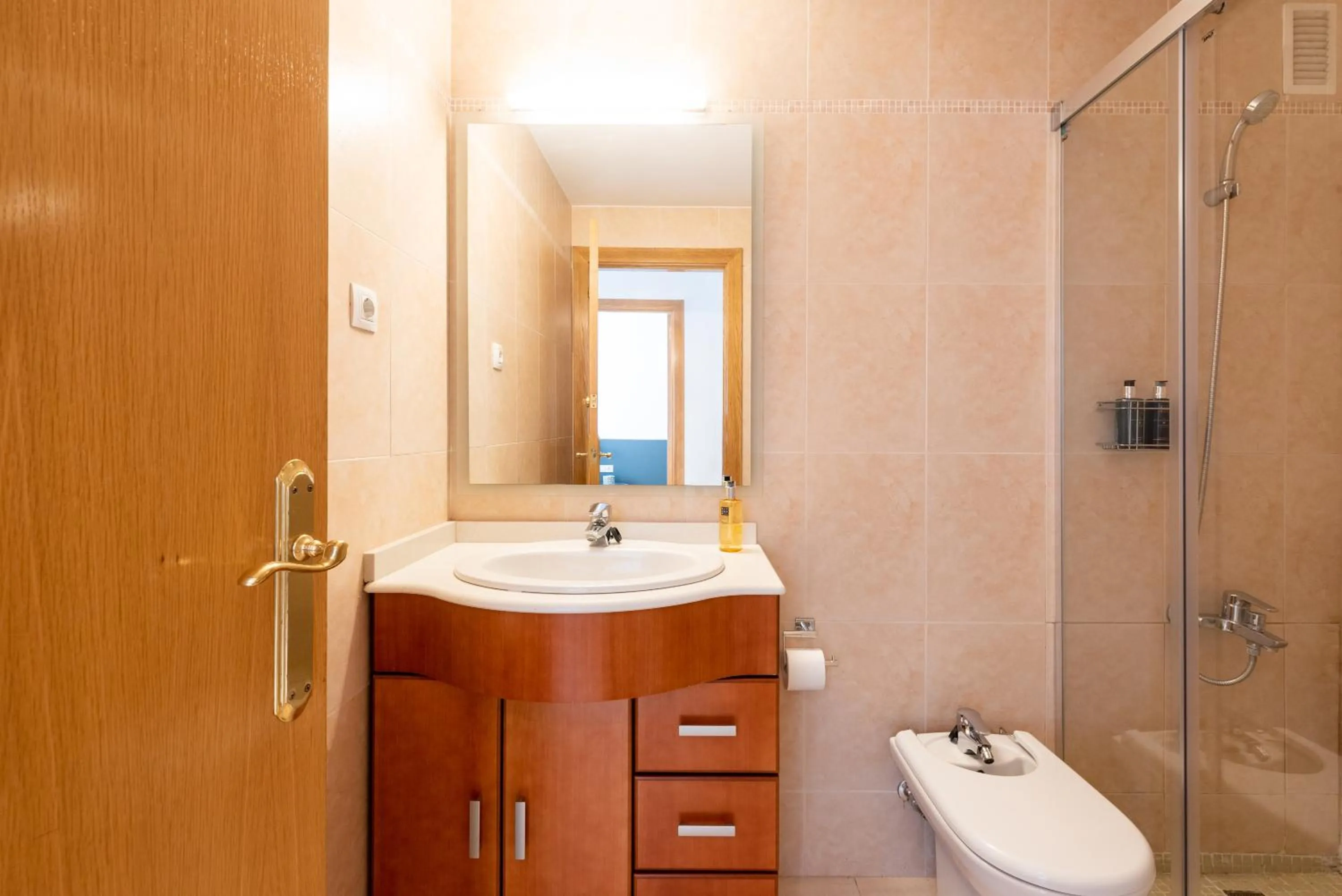 Shower in Petit Luxe Ègara