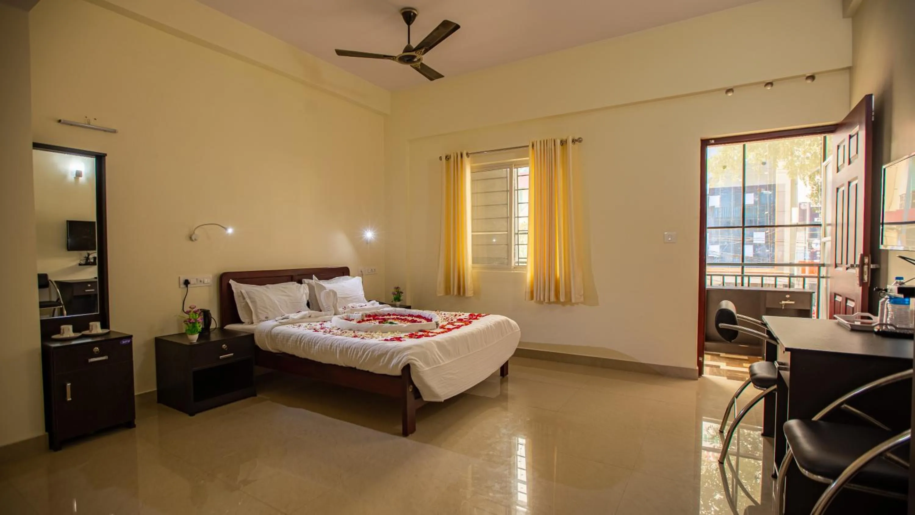 Photo of the whole room in Woodside residency