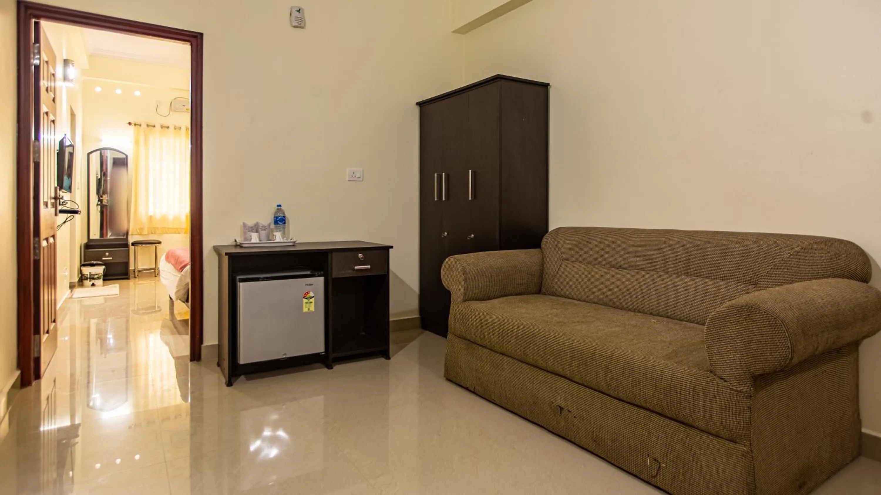 Communal lounge/ TV room in Woodside residency