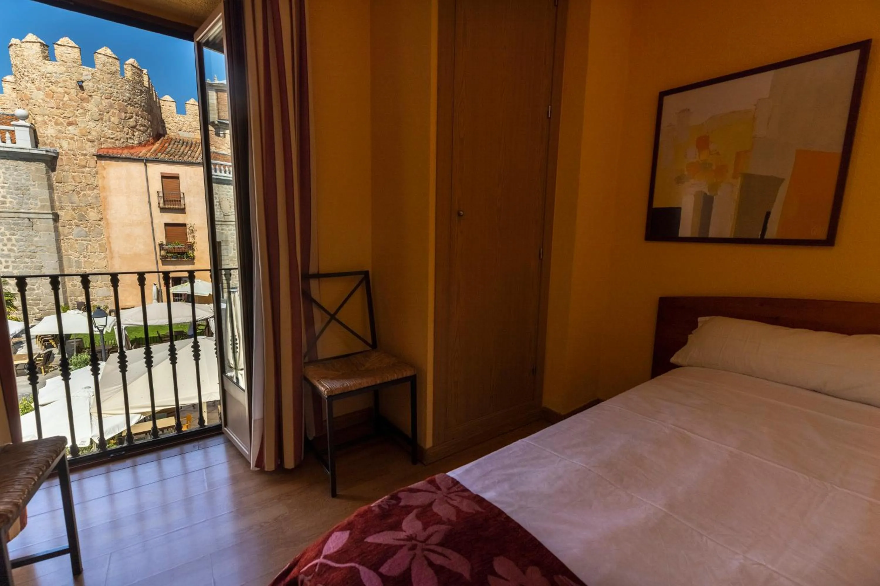 Bed in Hostal Restaurante Puerta del Alcázar