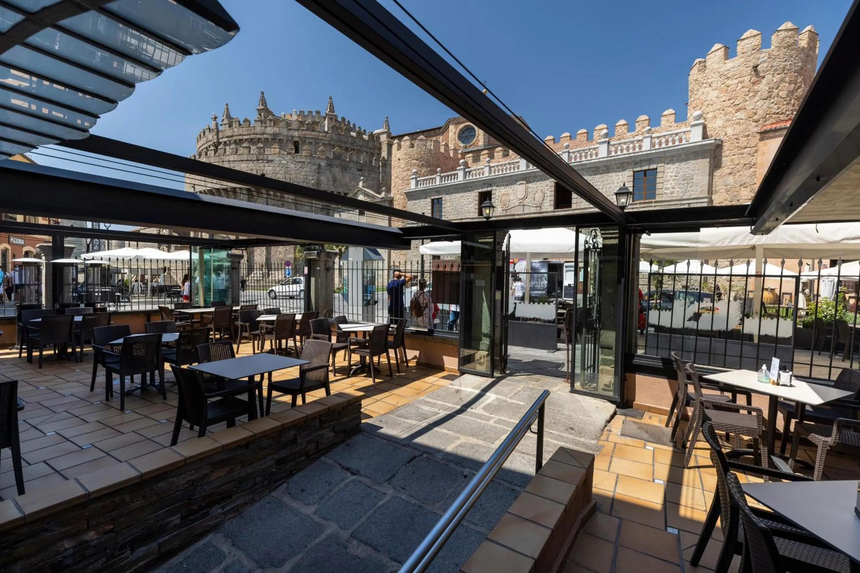 Restaurant/places to eat in Hostal Restaurante Puerta del Alcázar