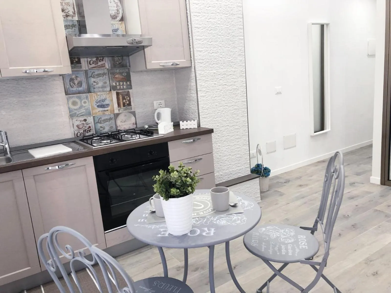 kitchen in Vacanze HOME