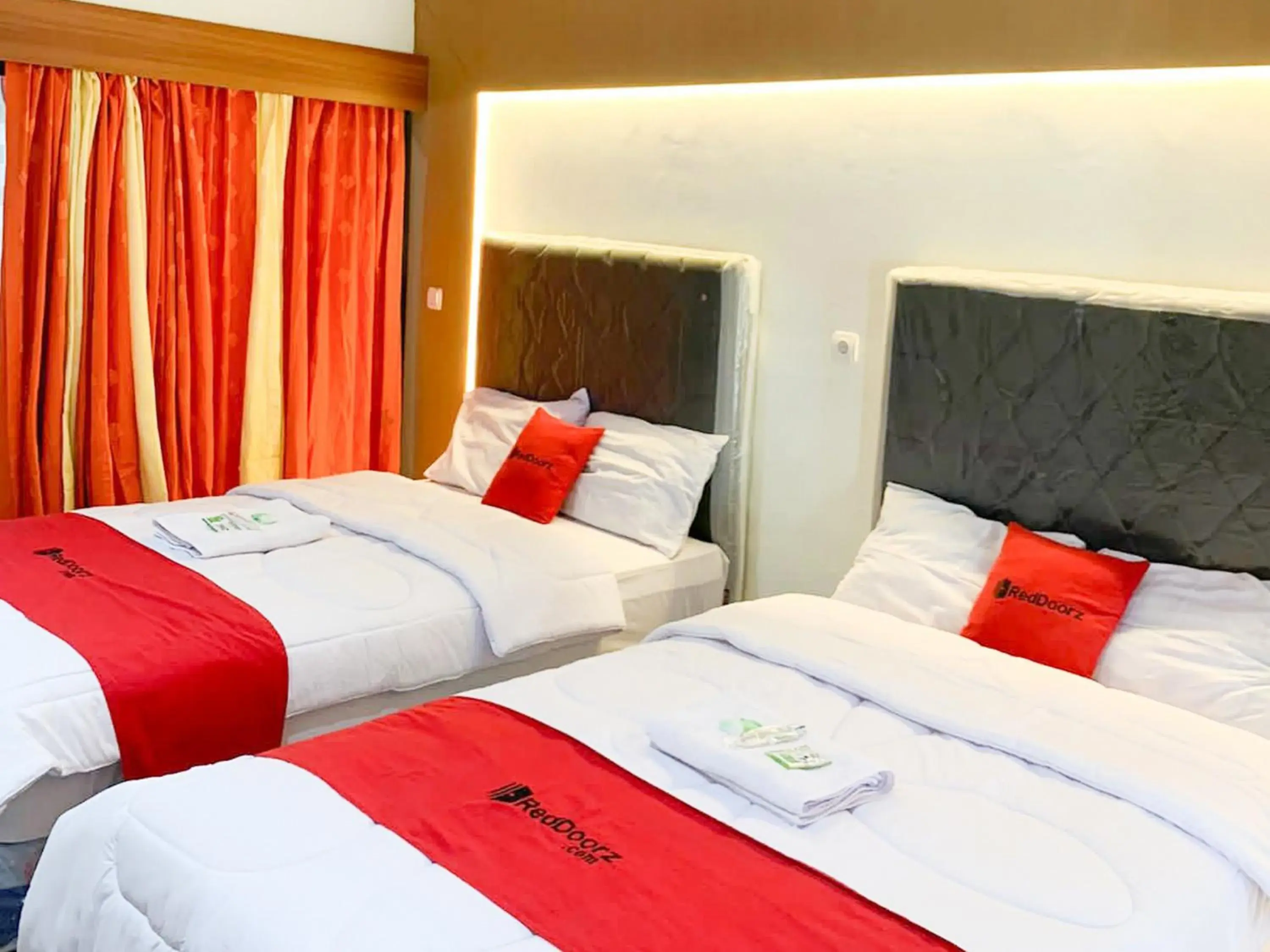 Bed in RedDoorz near Museum Gunung Merapi Bed in RedDoorz near Museum Gunung Merapi